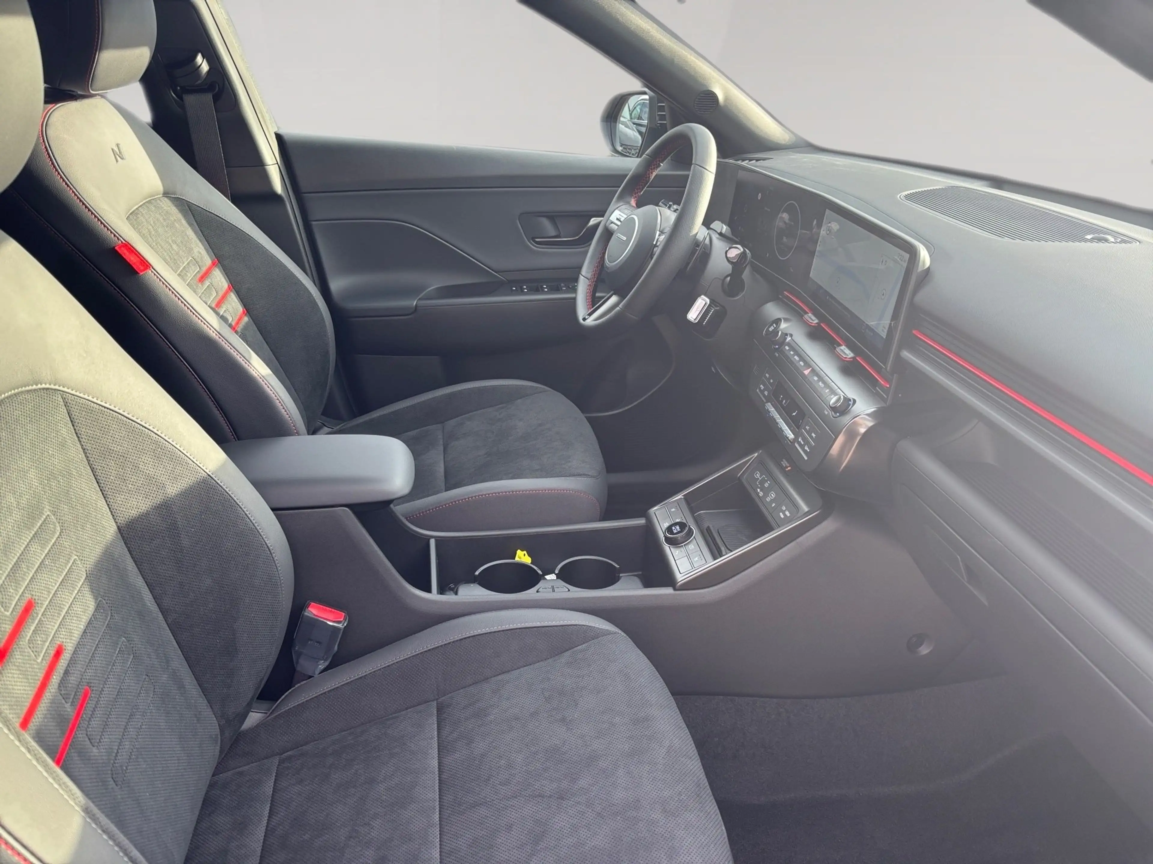 Hyundai KONA SX2 HEV 1.6L N-Line X mit Glas-Schiebedach — photo 14