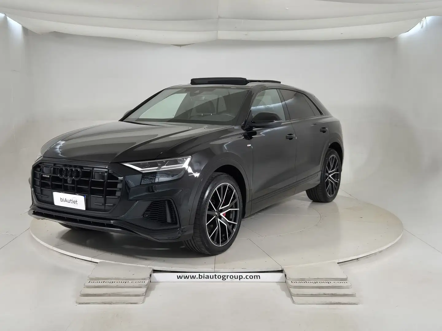 Audi Q8 I 2018 Benzina 55 3.0 tfsi mhev Sport quattro tip Zwart - 1