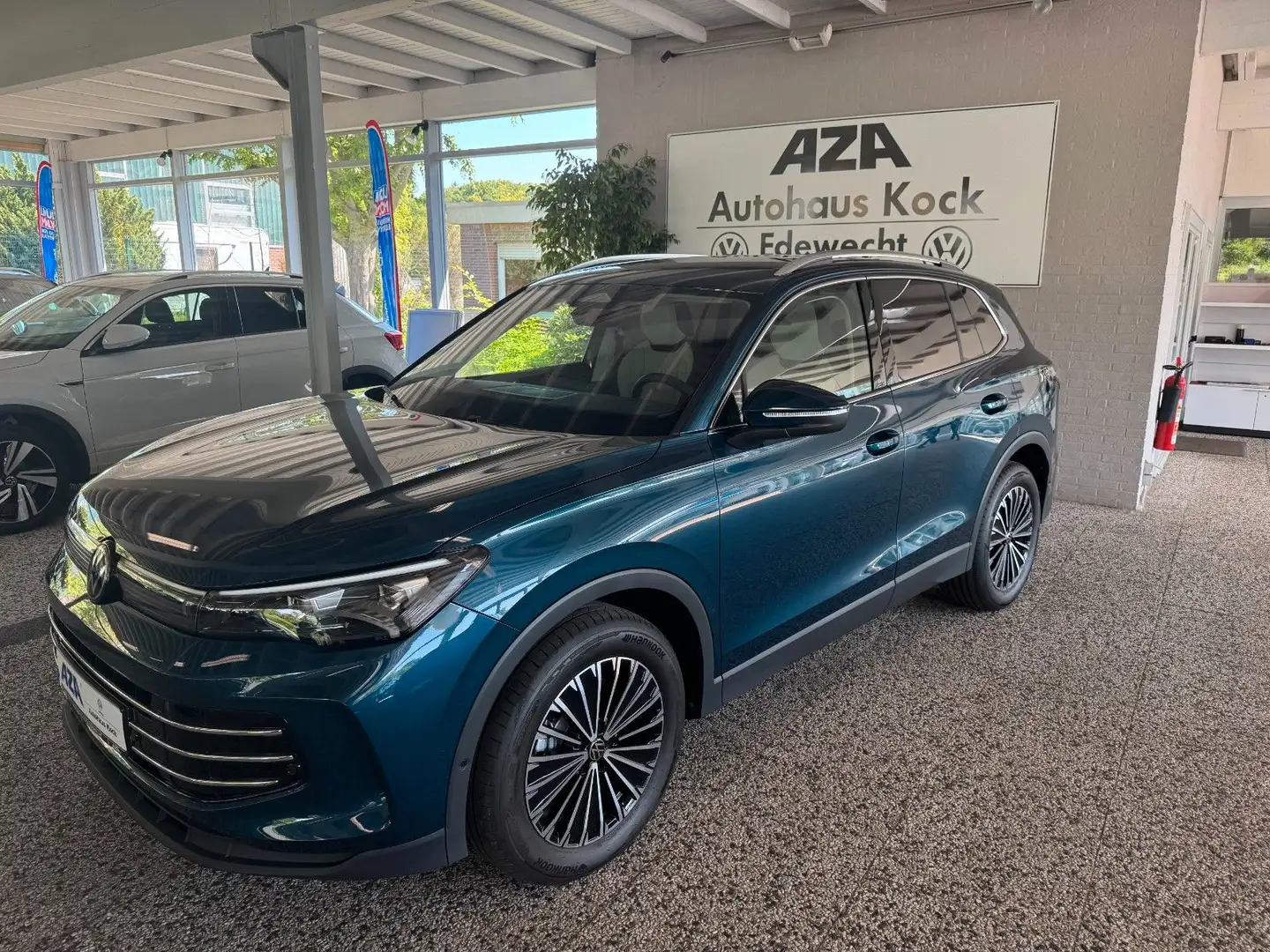 Volkswagen Tiguan 2.0 TDI Elegance*STANDHEIZUNG*APP*KAMERA* Blau - 1