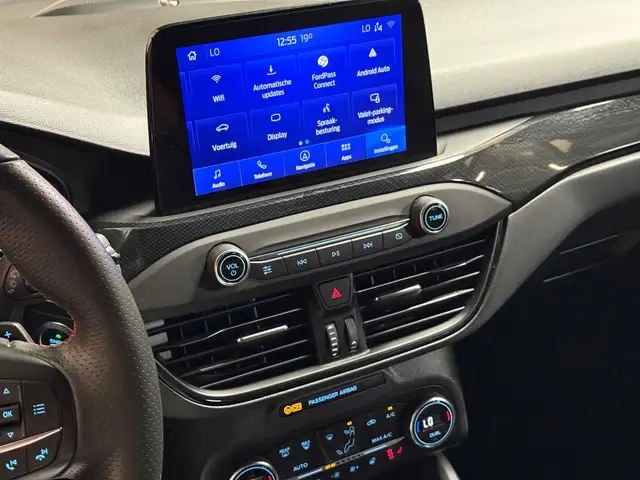 Ford Focus view 26