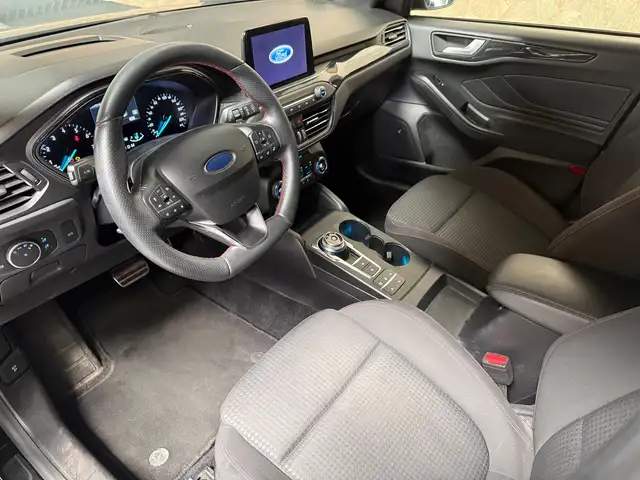Ford Focus view 11