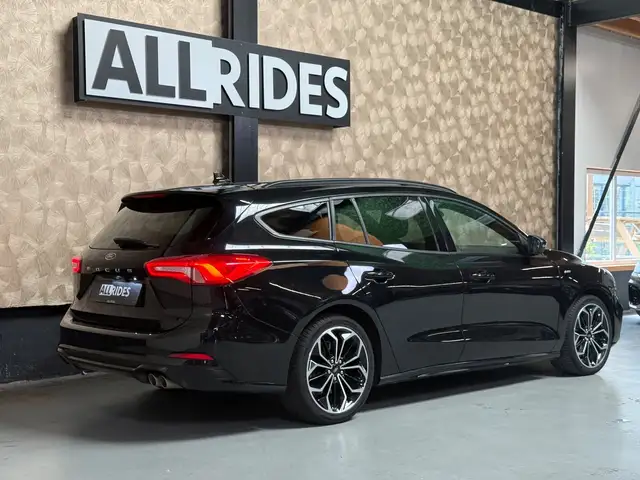 Ford Focus view 8