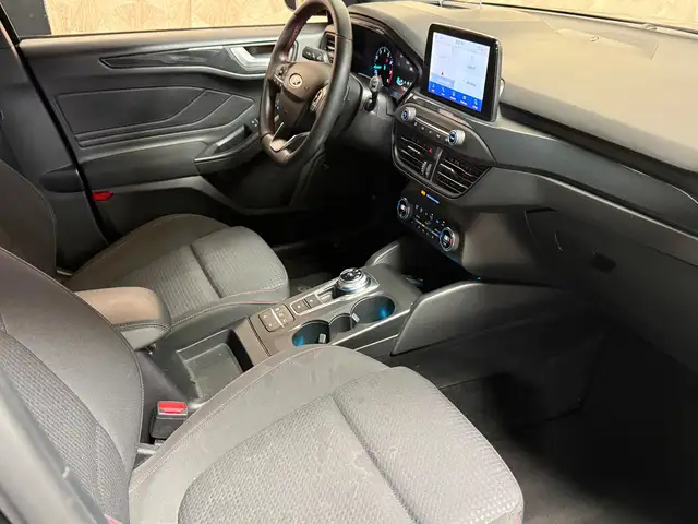 Ford Focus view 10