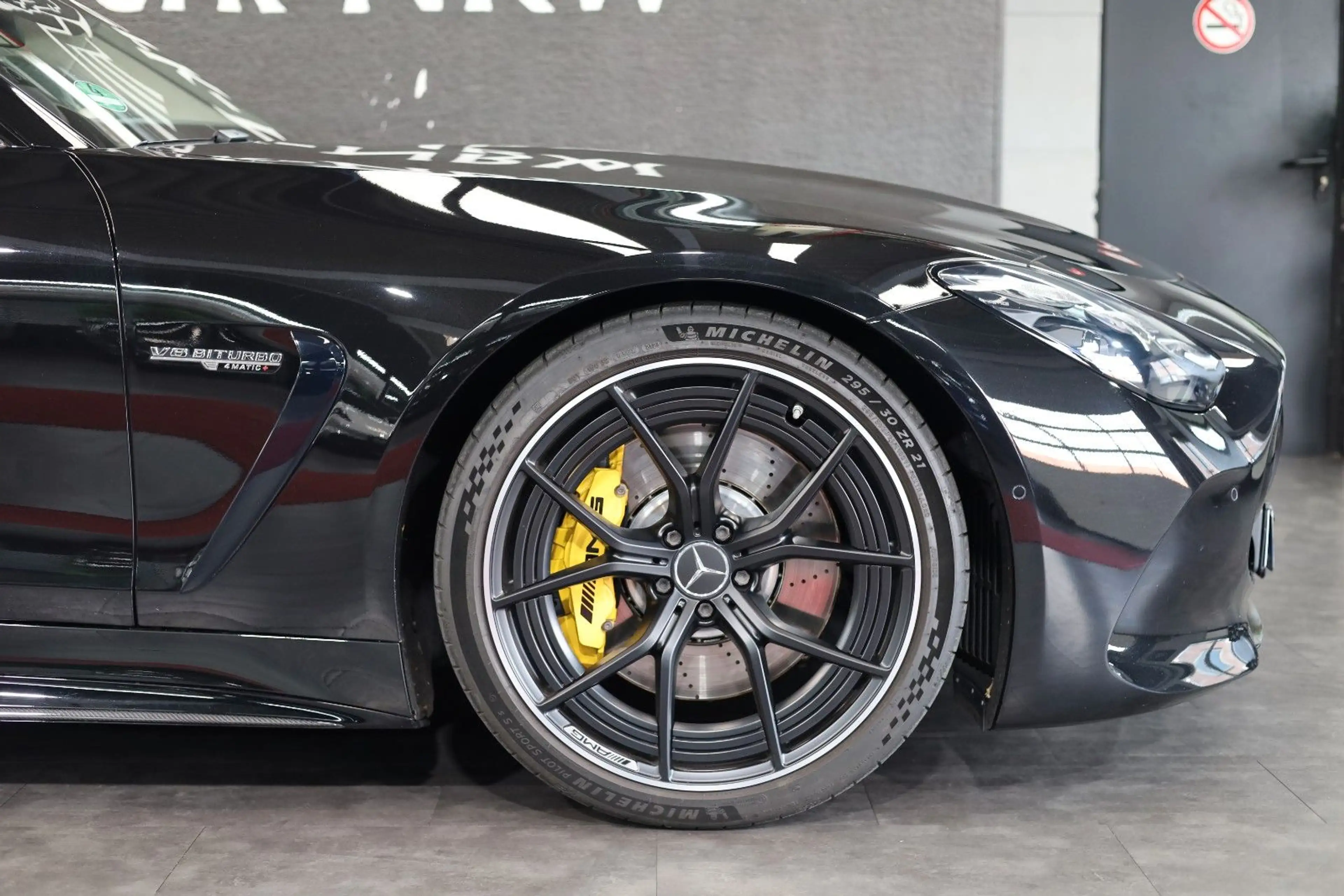 Mercedes-Benz AMG GT 63 4Matic+ Premium Plus*Carbon*Junge St. — photo 13