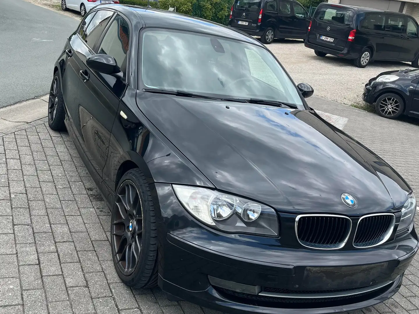 BMW 118 118i Noir - 1