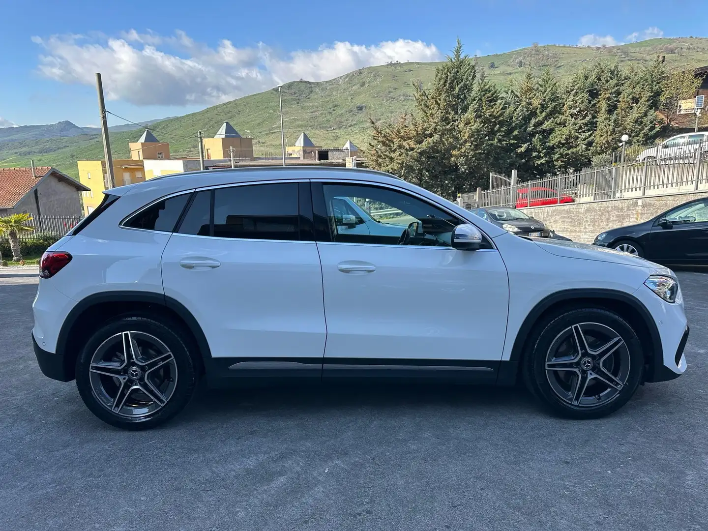 Mercedes-Benz GLA 200 d Premium 4matic auto Bianco - 2
