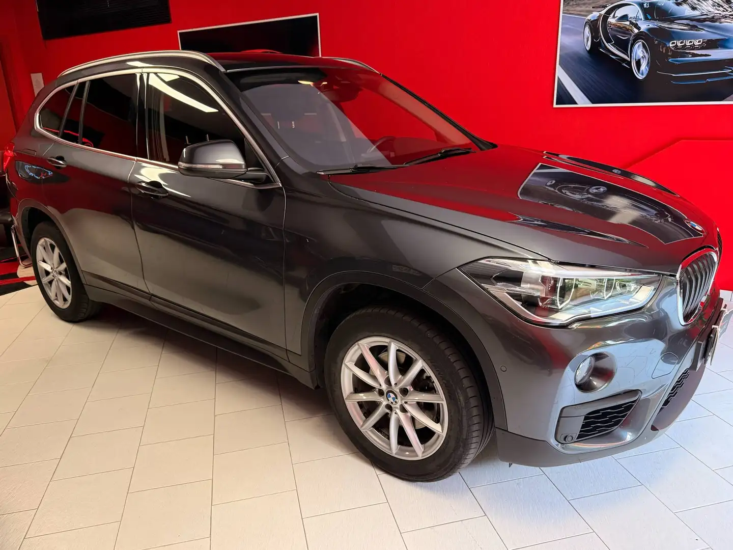 BMW X1 X1 sdrive18d Advantage my18 Grijs - 2