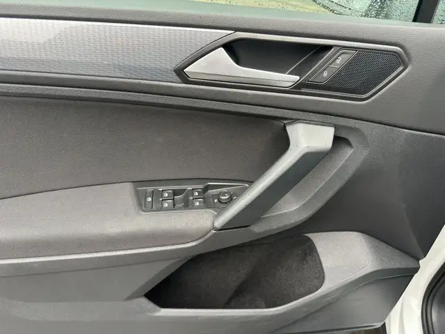 Volkswagen Tiguan view 8