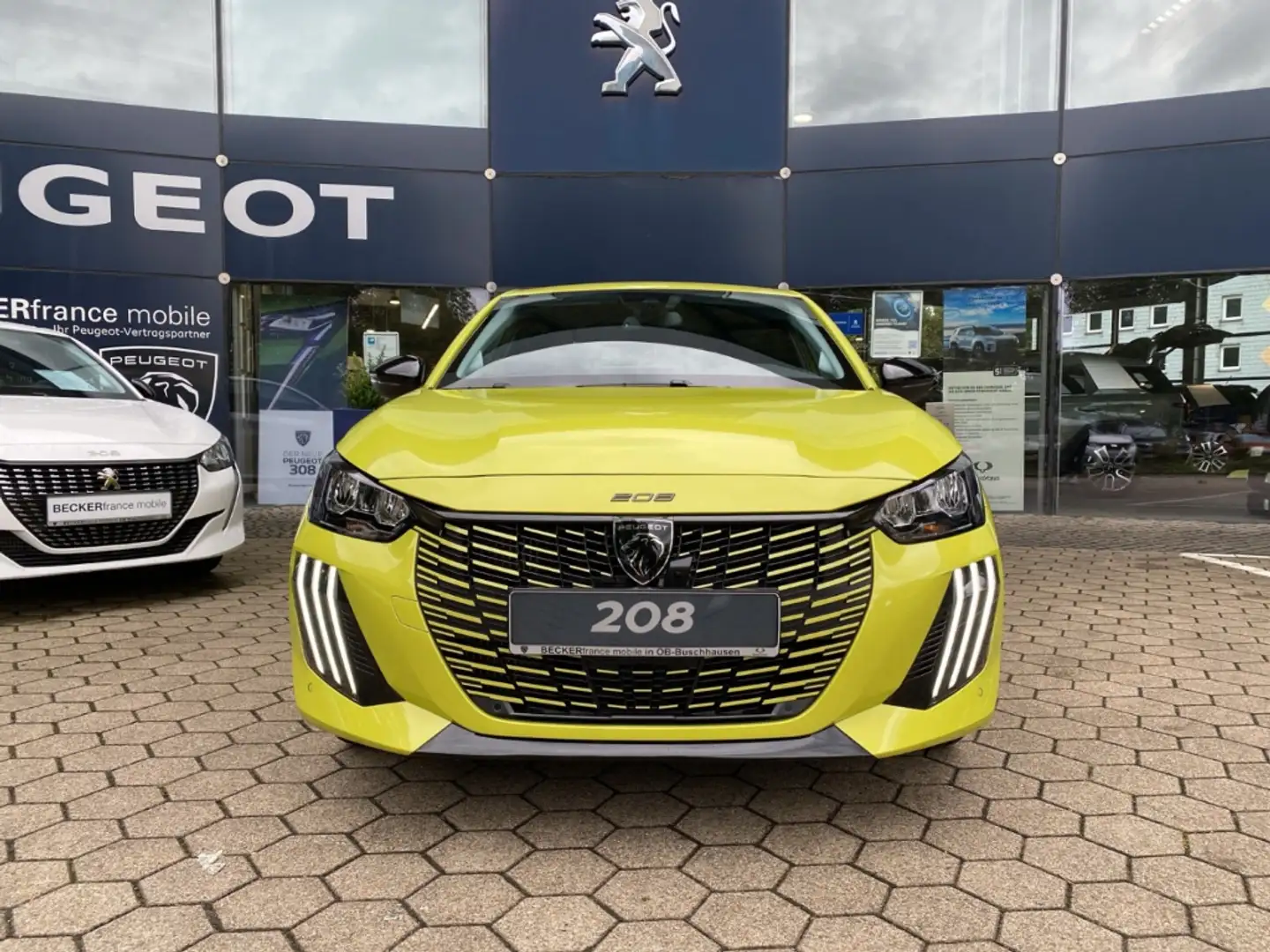 Peugeot 208 Allure 1.2 PT 100*360°KAMERA*EPH*SHZ*KLIMA*LED* Amarillo - 2