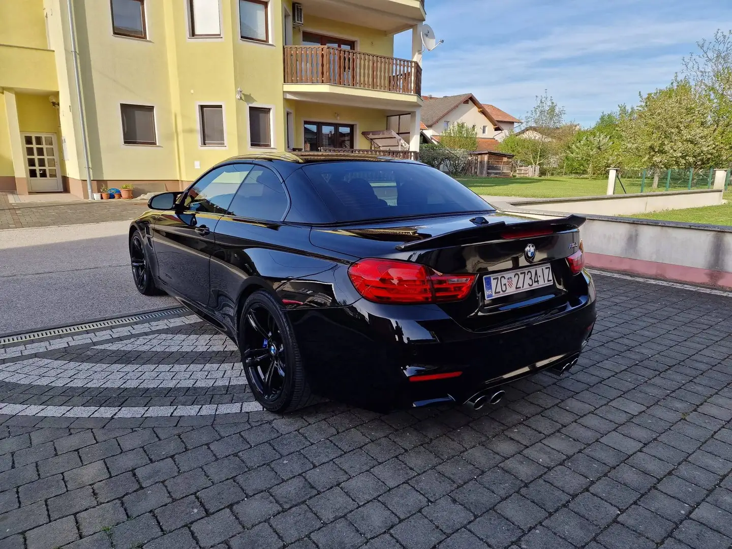 BMW M4 M4 Cabrio M-DKG Aut. (F83) Schwarz - 2