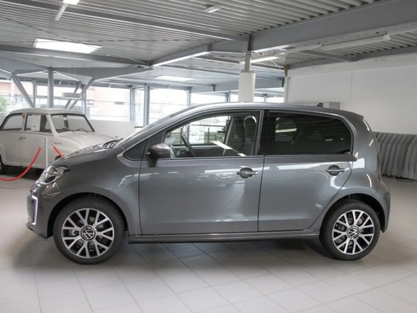 Volkswagen e-up! Edition Šedá - 2