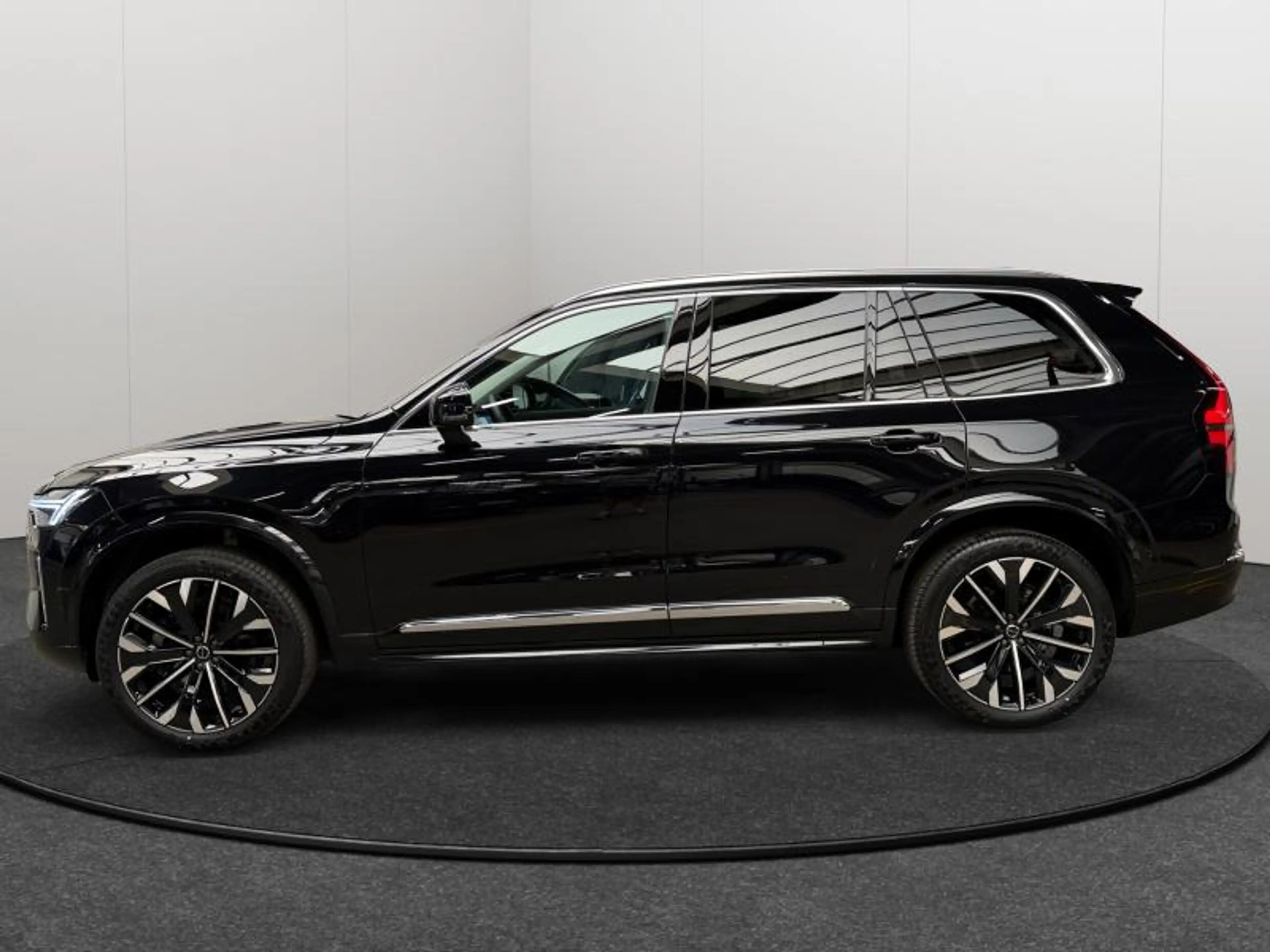Volvo XC90 Facelift B5 AWD Plus Bright / Essence — photo 2