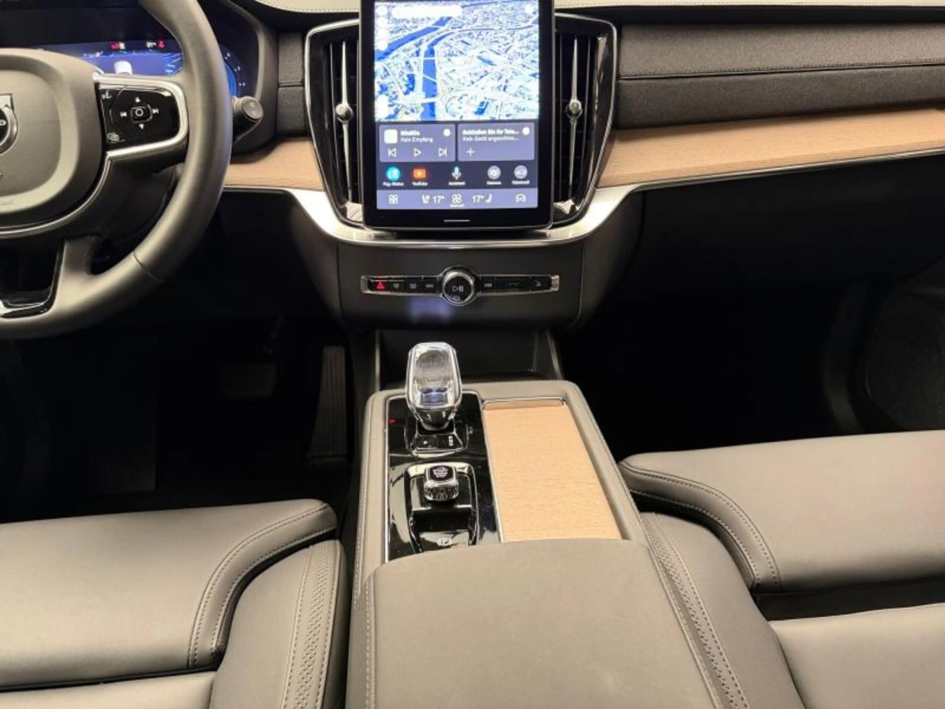 Volvo XC90 Facelift B5 AWD Plus Bright / Essence — photo 11