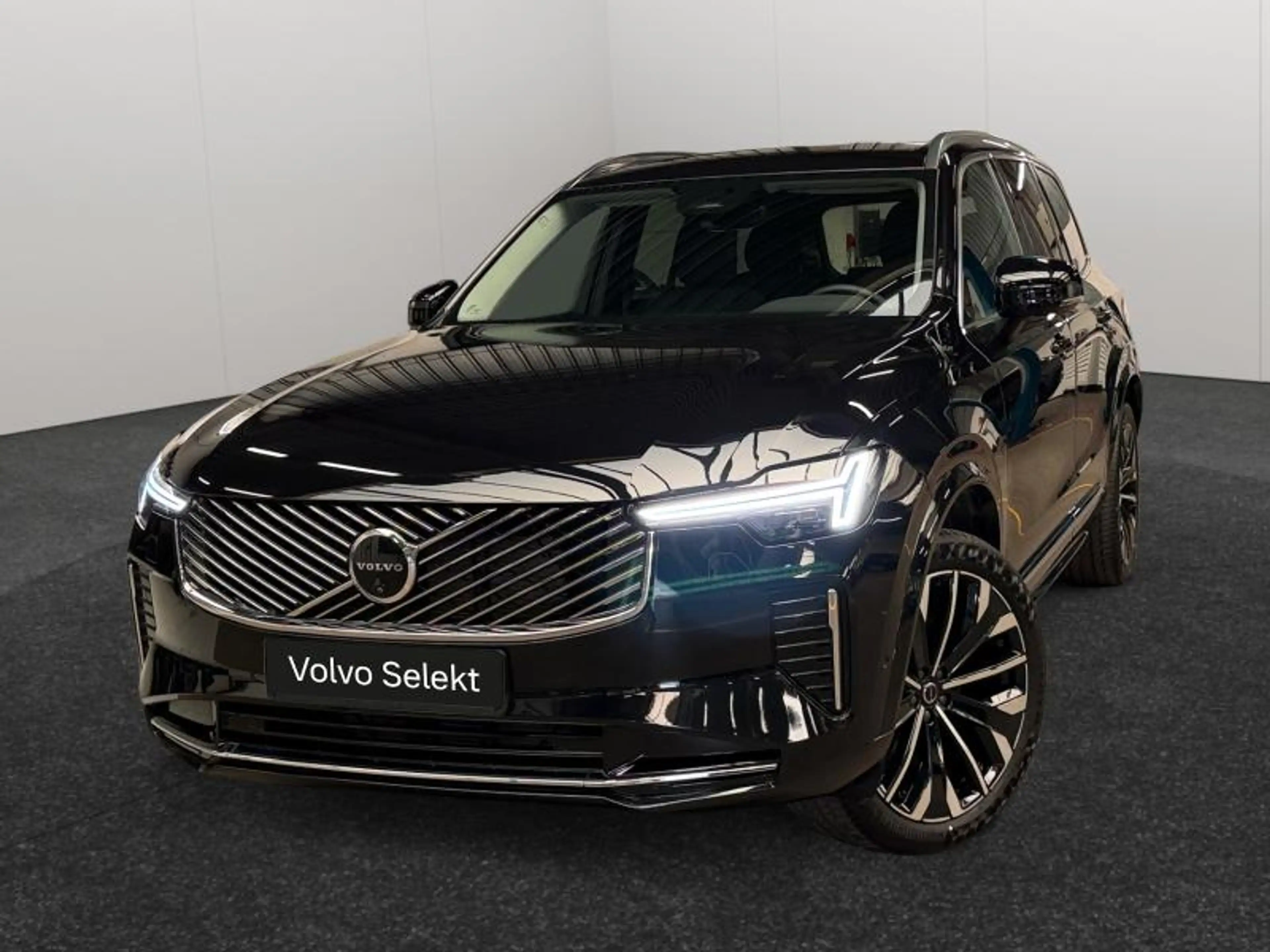 Volvo XC90 Facelift B5 AWD Plus Bright / Essence