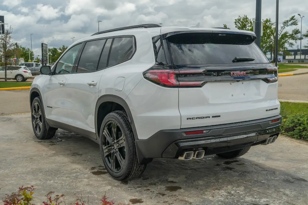 GMC Acadia photo GMC Acadia