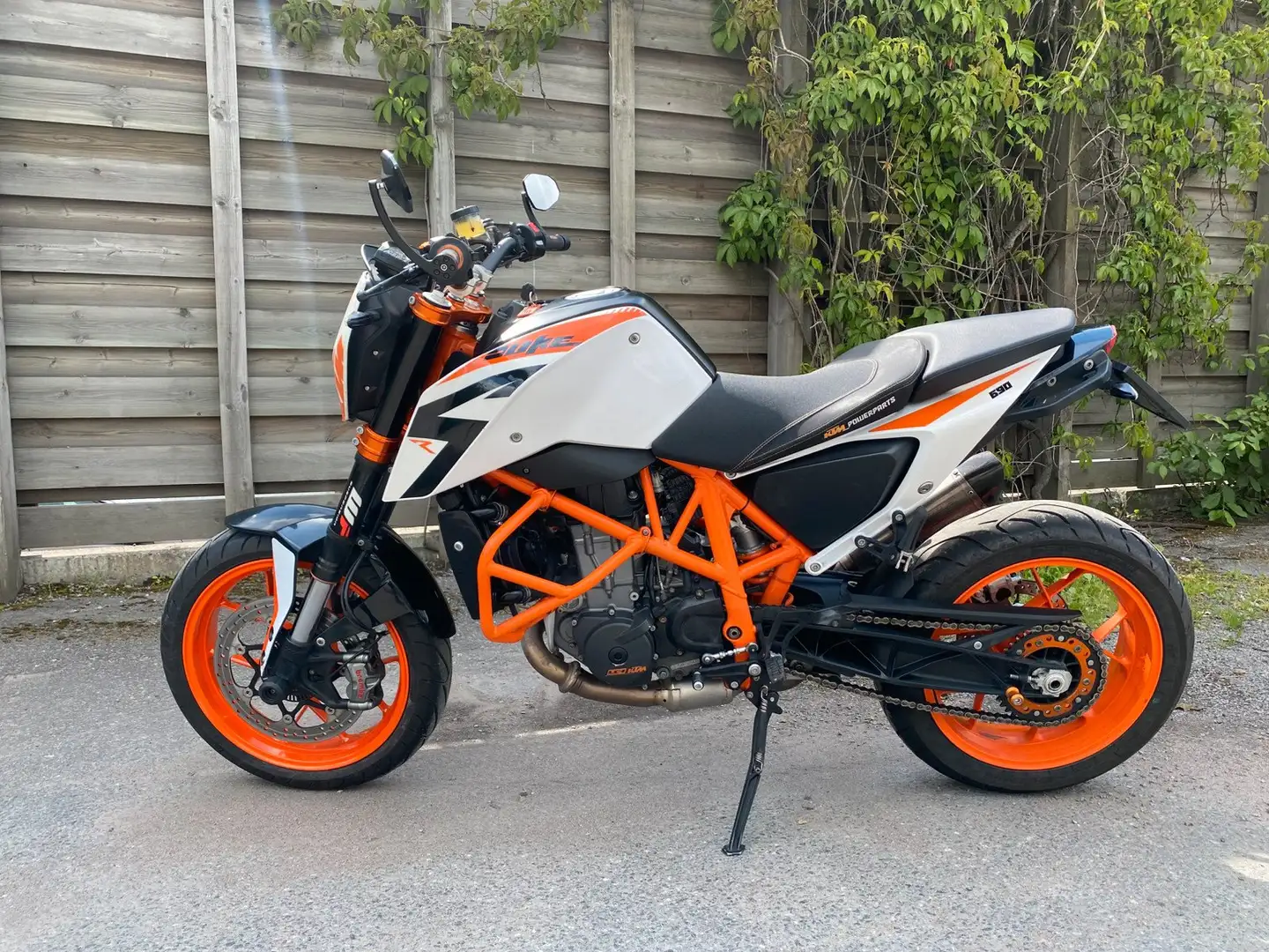KTM 690 Duke R Белый - 2