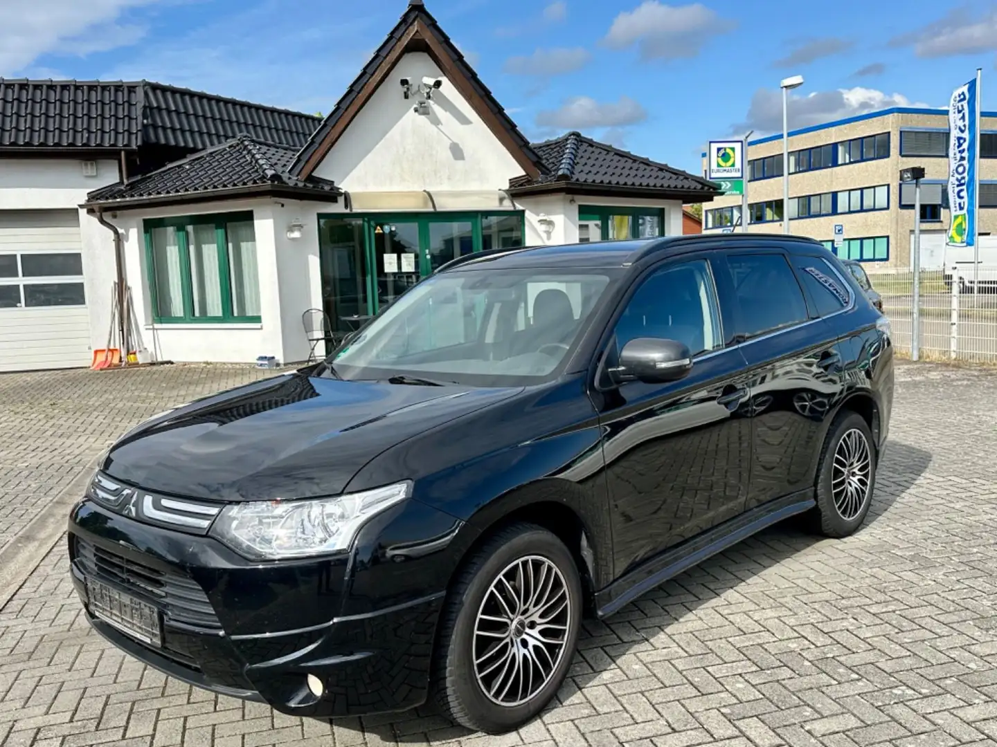 Mitsubishi Outlander ClearTec Invite 2WD Schwarz - 1