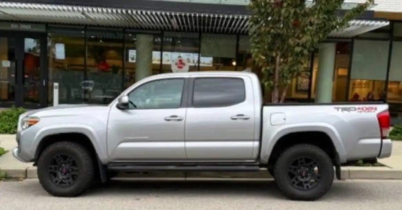 Toyota Tacoma снимка Toyota Tacoma