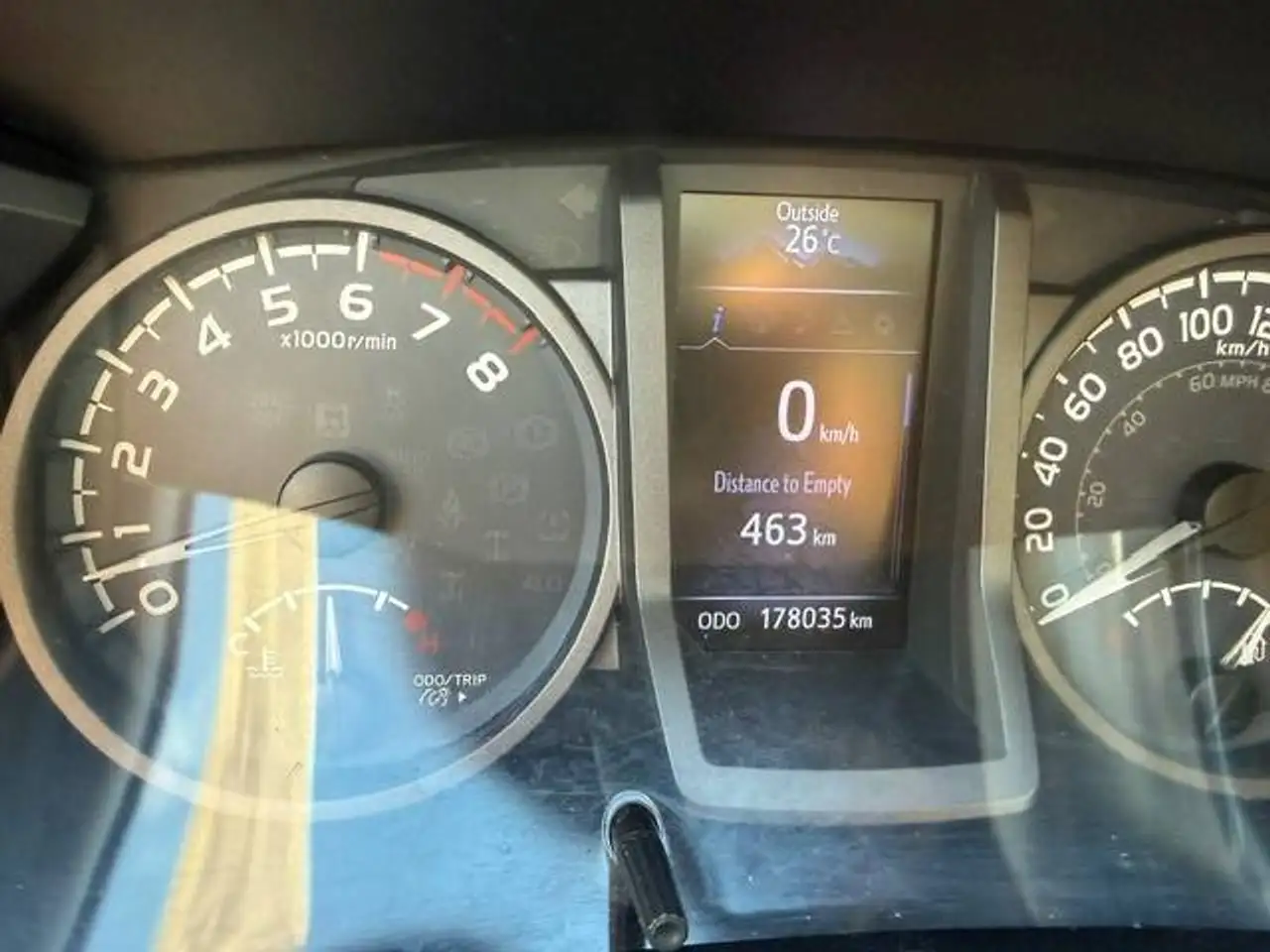 Toyota Tacoma снимка Toyota Tacoma
