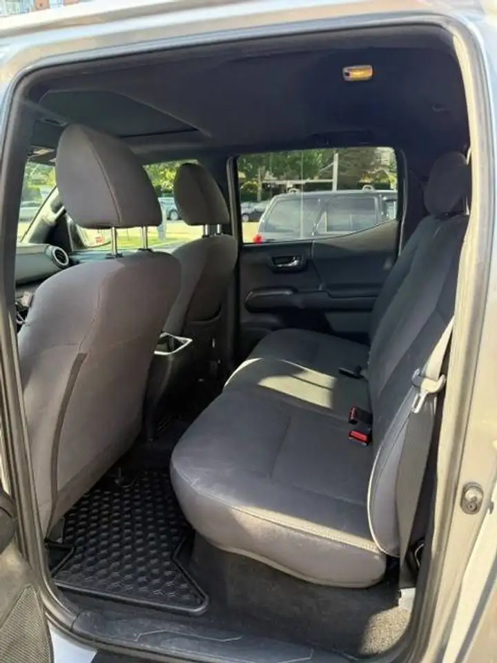 Toyota Tacoma снимка Toyota Tacoma
