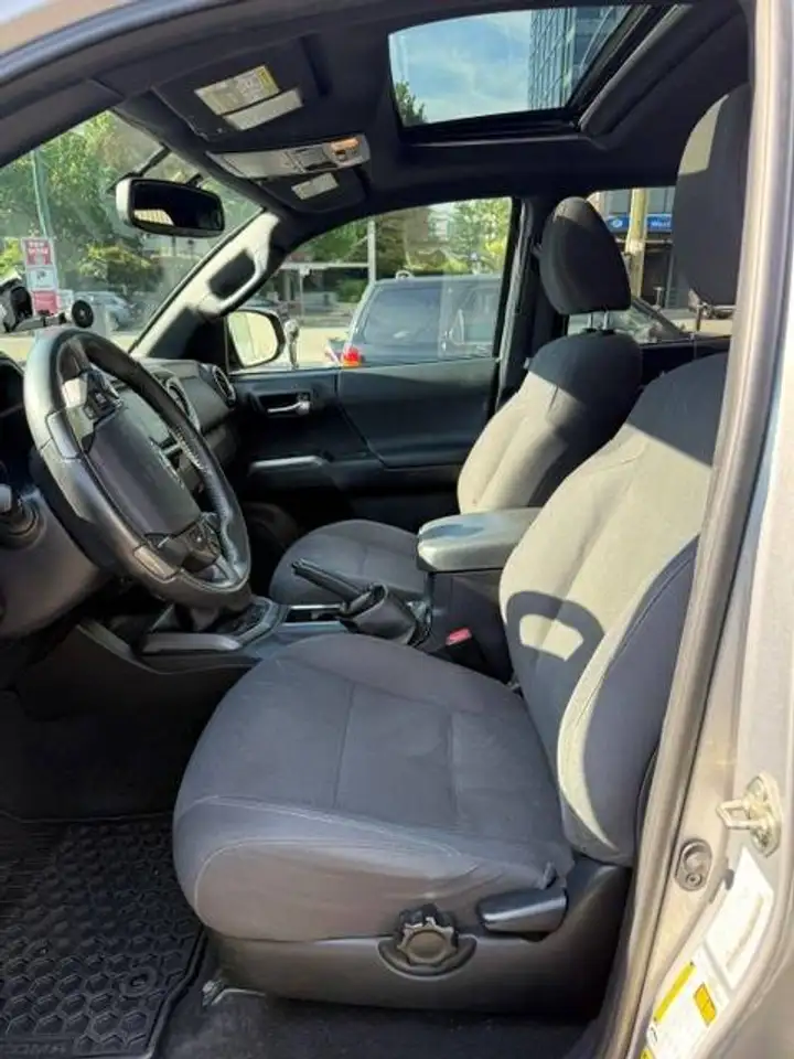 Toyota Tacoma снимка Toyota Tacoma