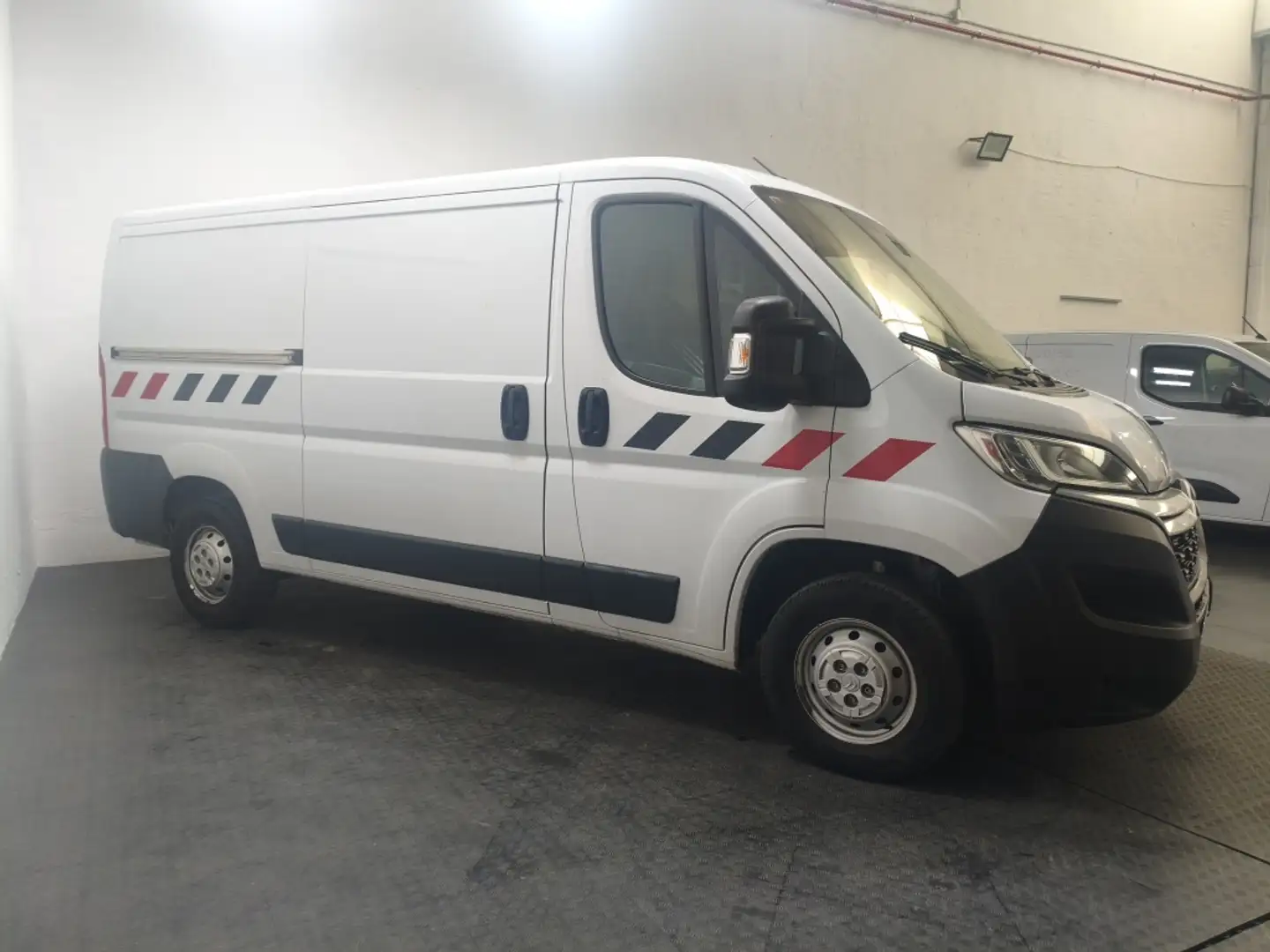 Citroen Jumper Fg. 2.2BlueHDi 30 L1H1 S&S 120 Blanco - 2