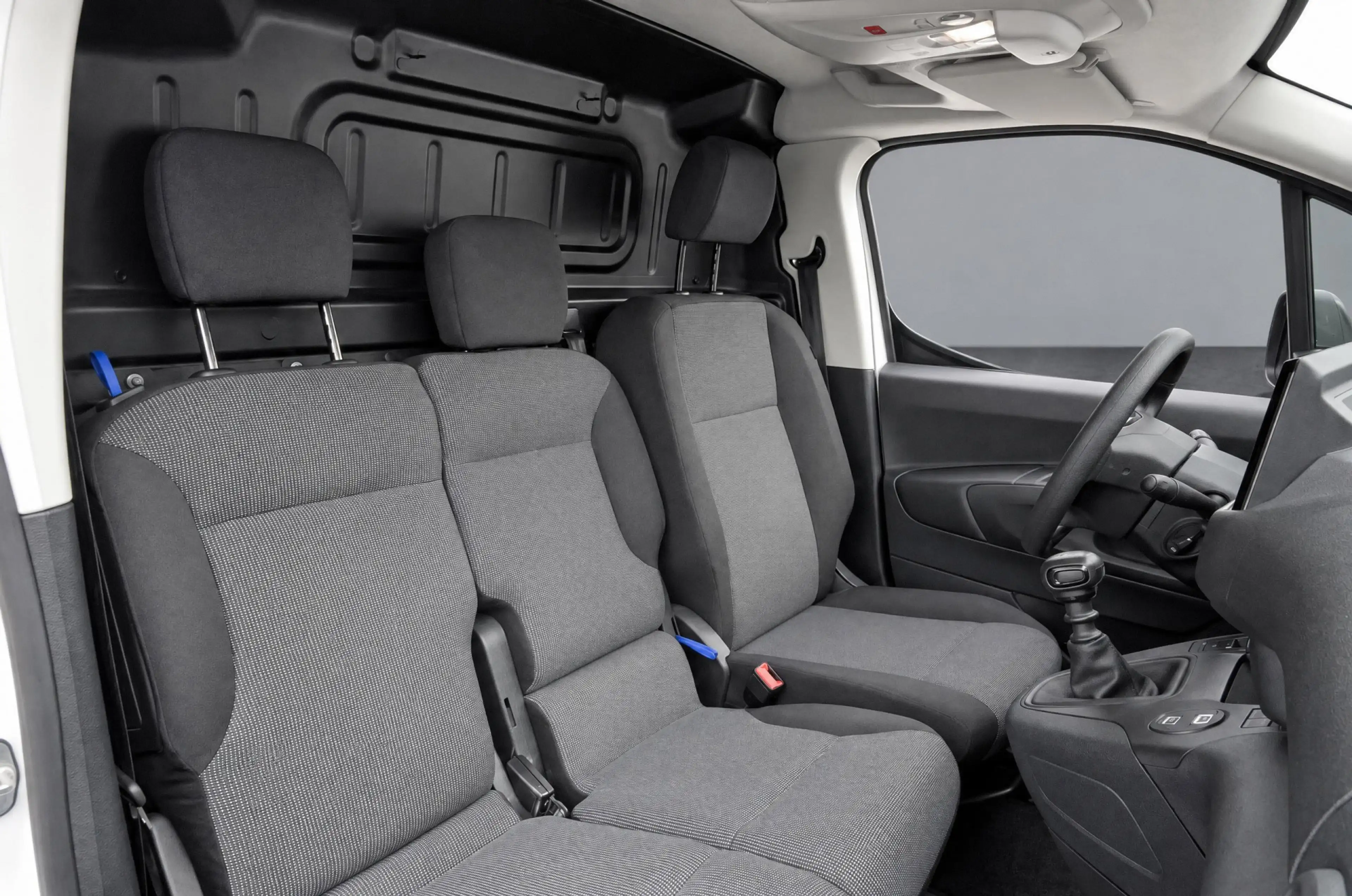 Fiat Doblo 1.5 BlueHDi 100 S&S L1 650kg / Navigatie by APP / — photo 11