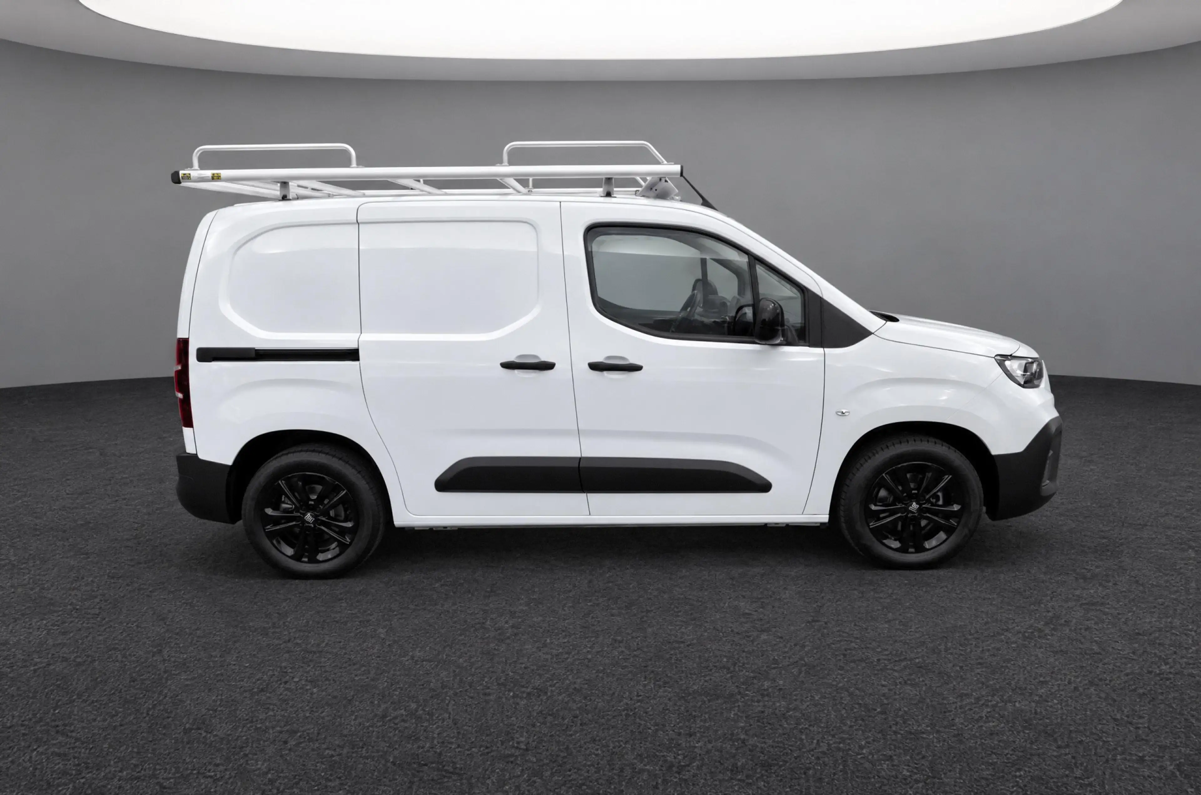 Fiat Doblo 1.5 BlueHDi 100 S&S L1 650kg / Navigatie by APP / — photo 10