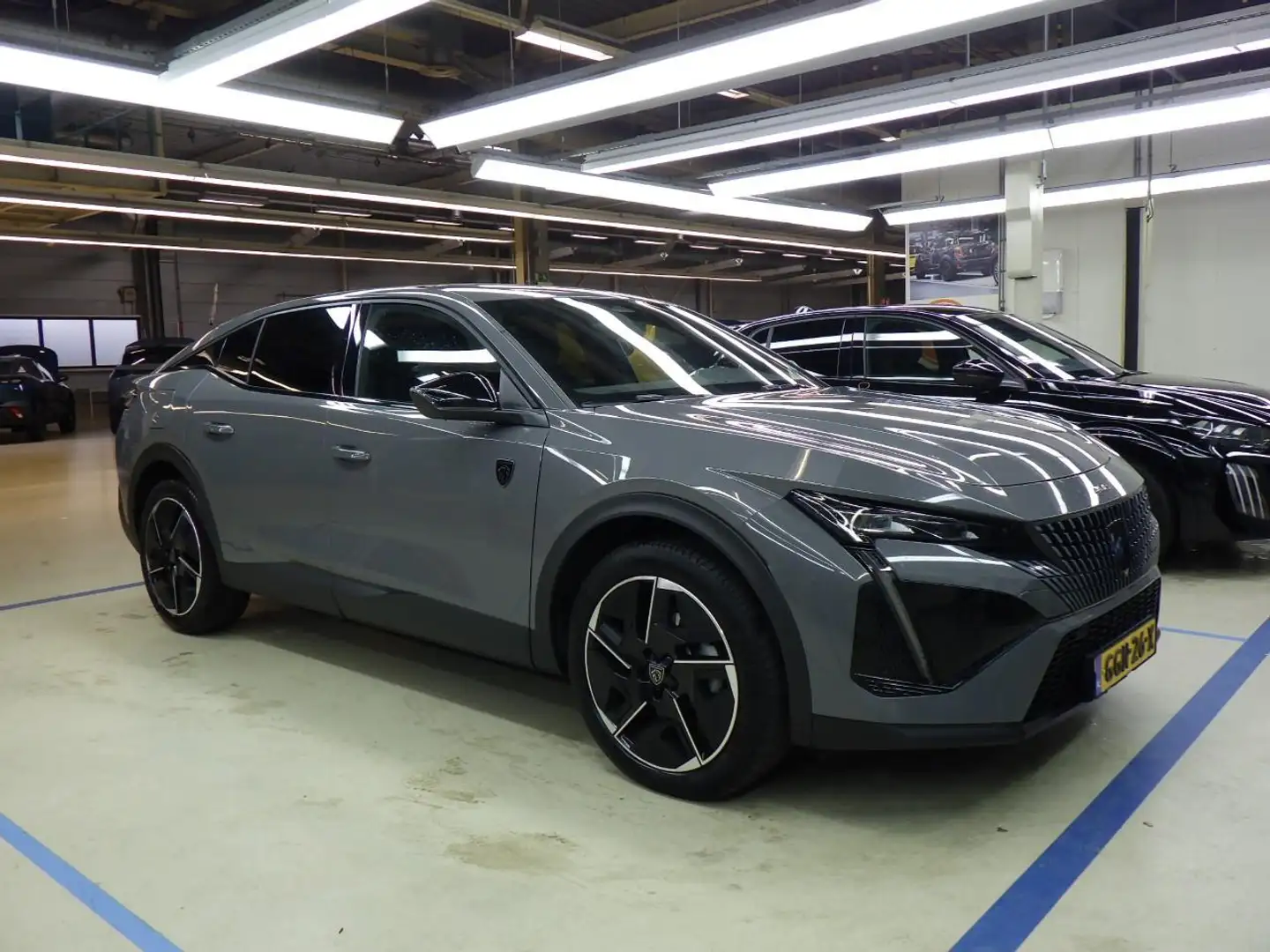 Peugeot 408 1.2 Hybrid 136 e-DCS6 GT | Automaat | Navigatie | Gris - 2