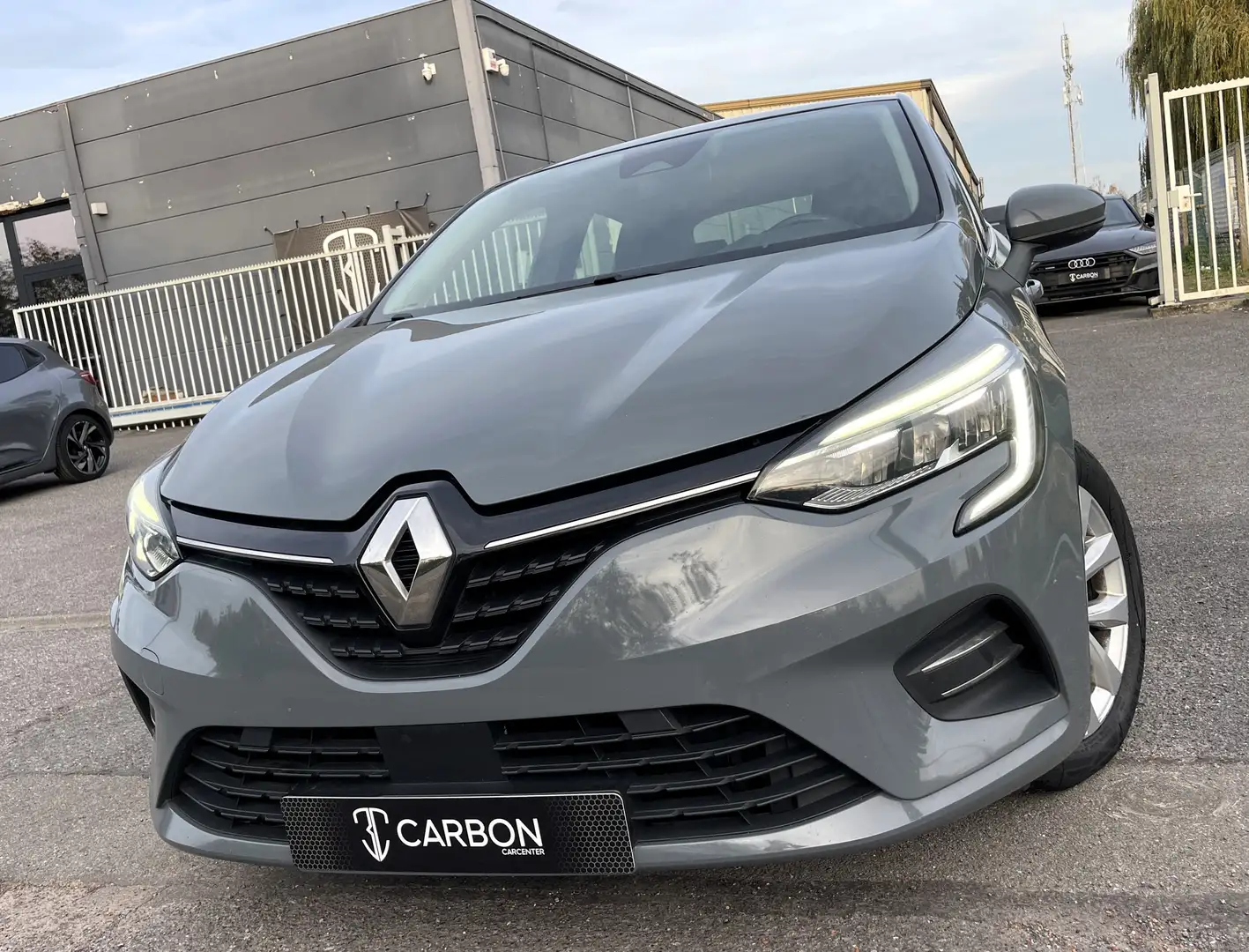 Renault Clio 1.0 TCe Intens NAVI/KEYLESS/CRUISE/LED/CARPLAY Gris - 1