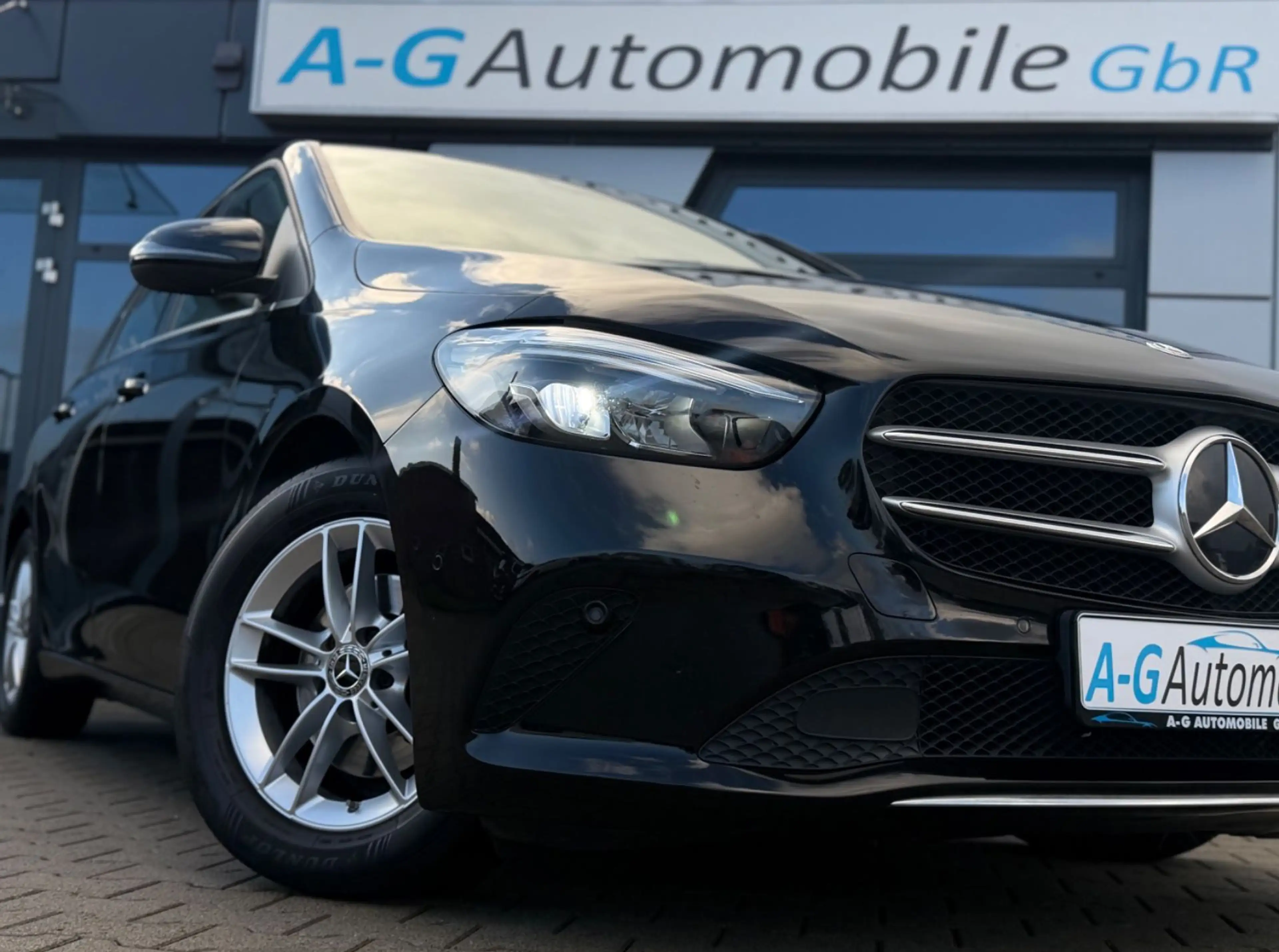 Mercedes-Benz B 180 d Style Automatik Kamera LED AHK CarPlay — photo 2