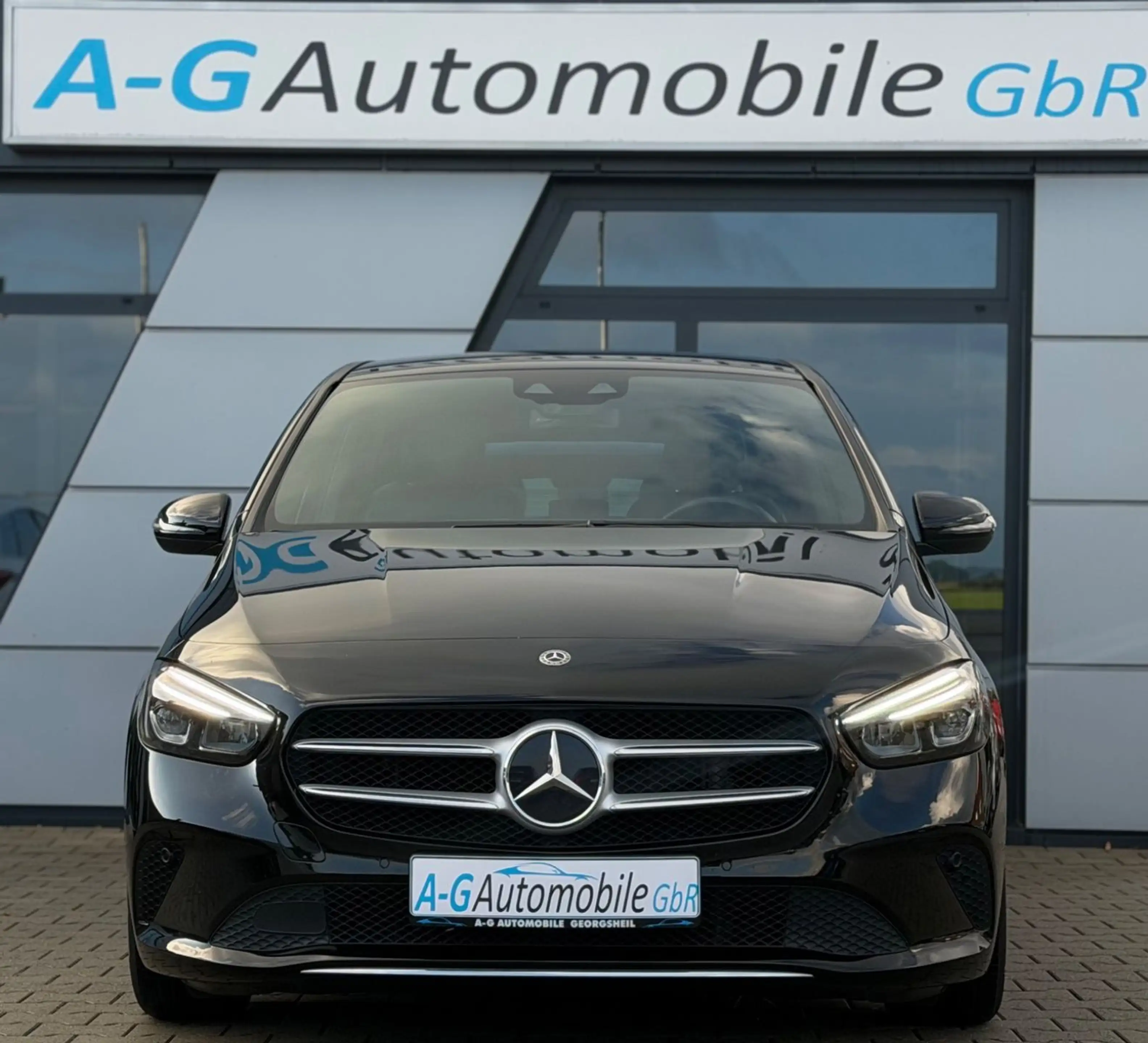 Mercedes-Benz B 180 d Style Automatik Kamera LED AHK CarPlay — photo 11