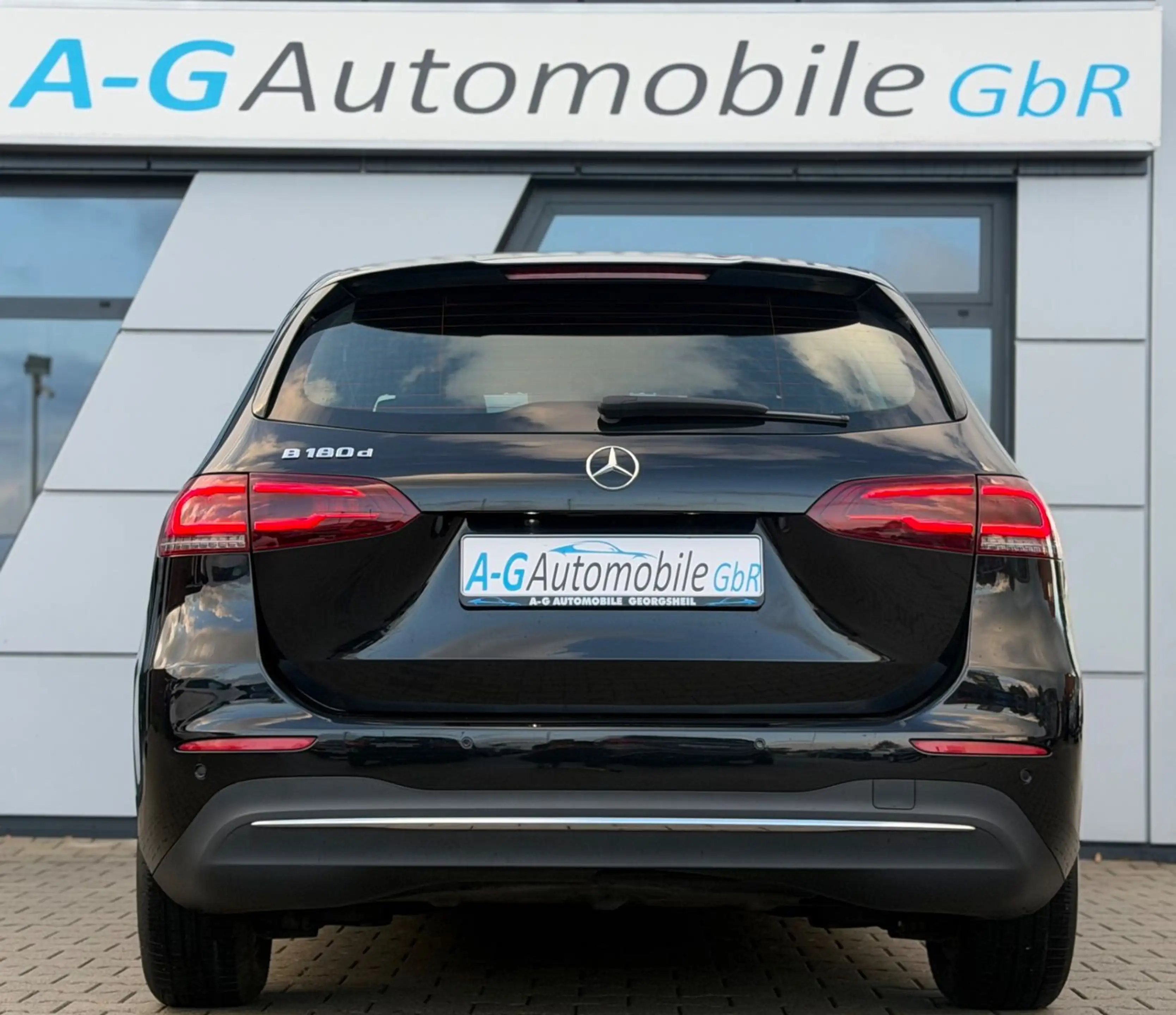 Mercedes-Benz B 180 d Style Automatik Kamera LED AHK CarPlay — photo 6
