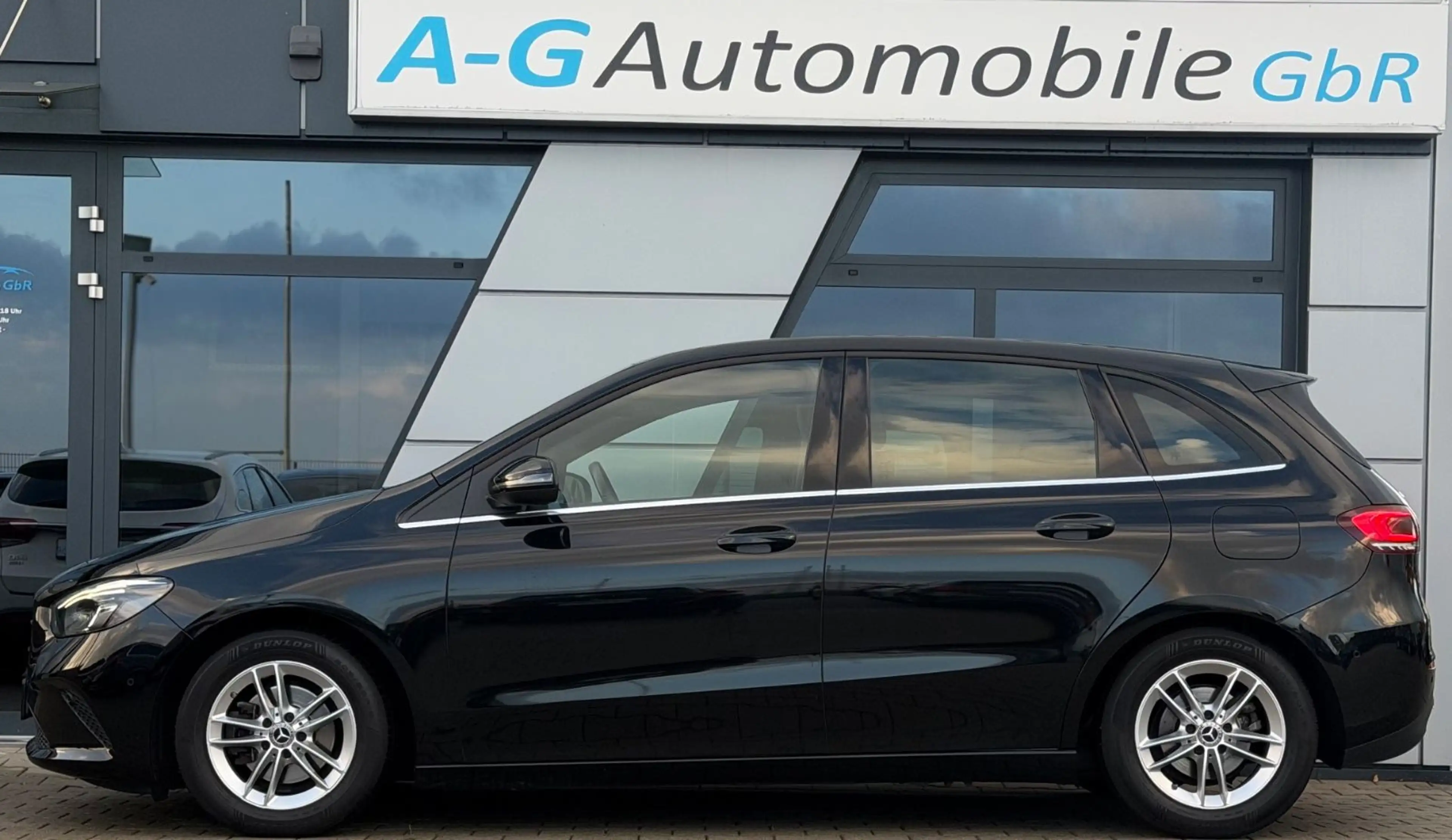 Mercedes-Benz B 180 d Style Automatik Kamera LED AHK CarPlay — photo 9