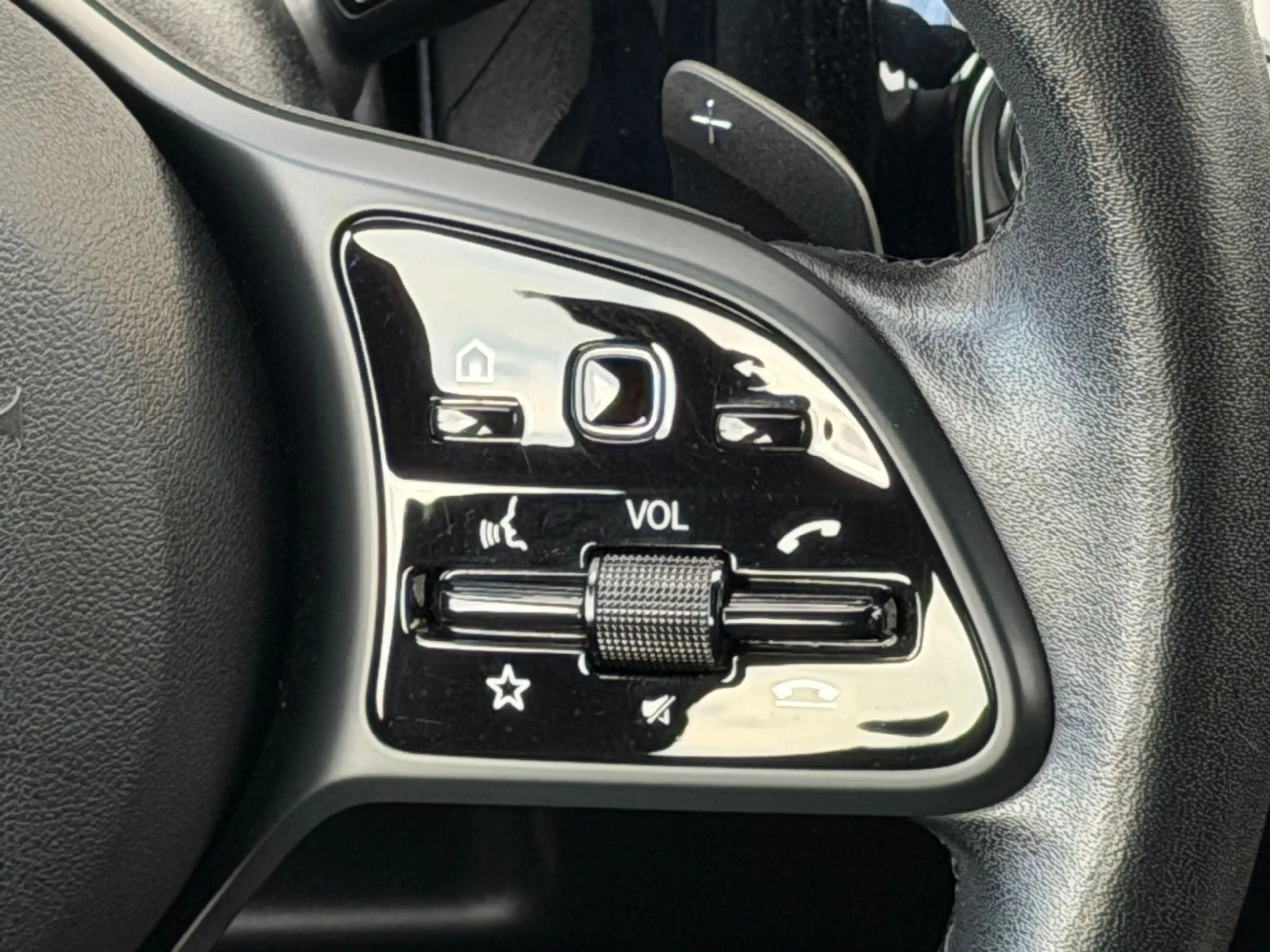 Mercedes-Benz B 180 d Style Automatik Kamera LED AHK CarPlay — photo 15