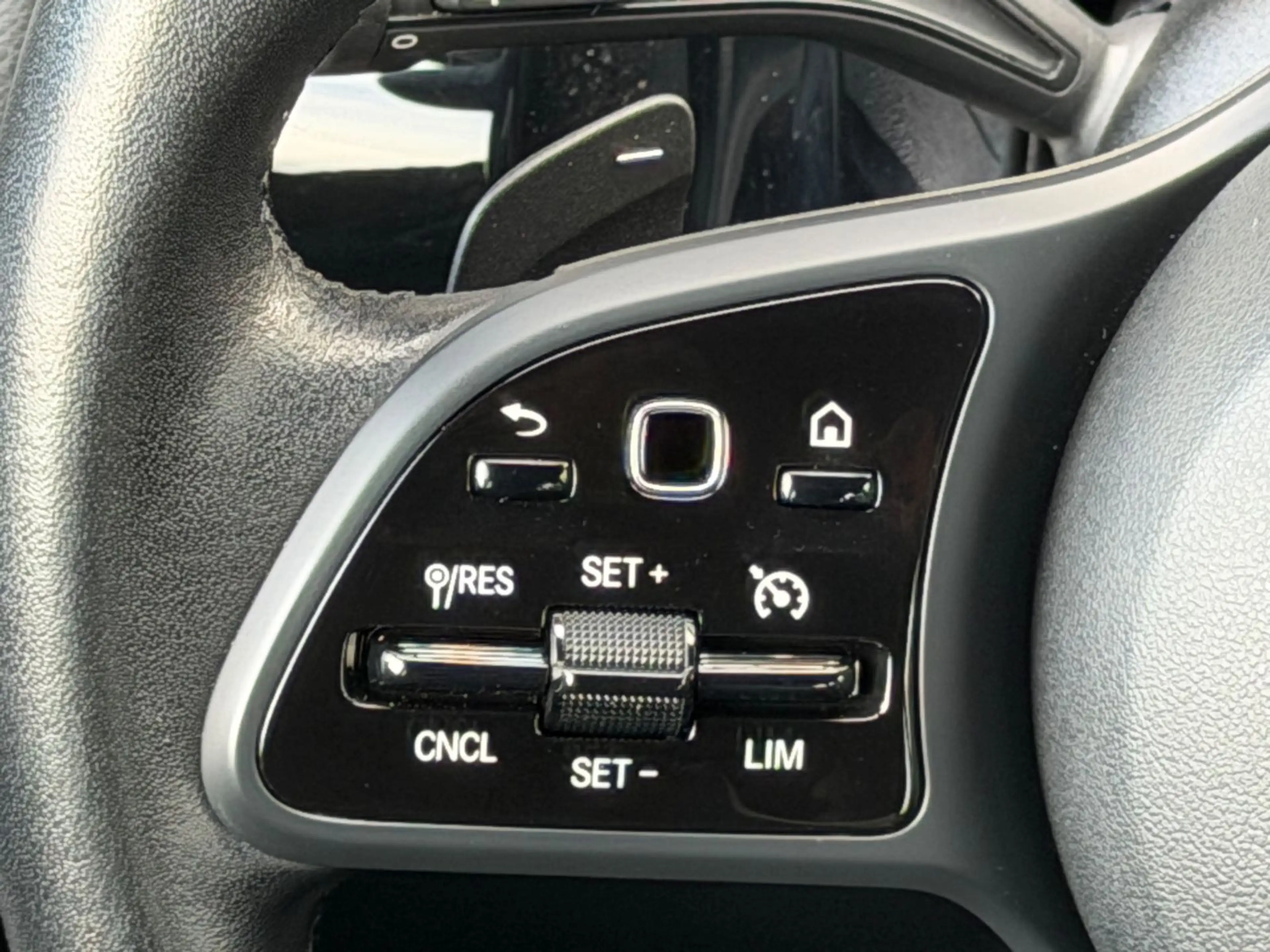 Mercedes-Benz B 180 d Style Automatik Kamera LED AHK CarPlay — photo 14