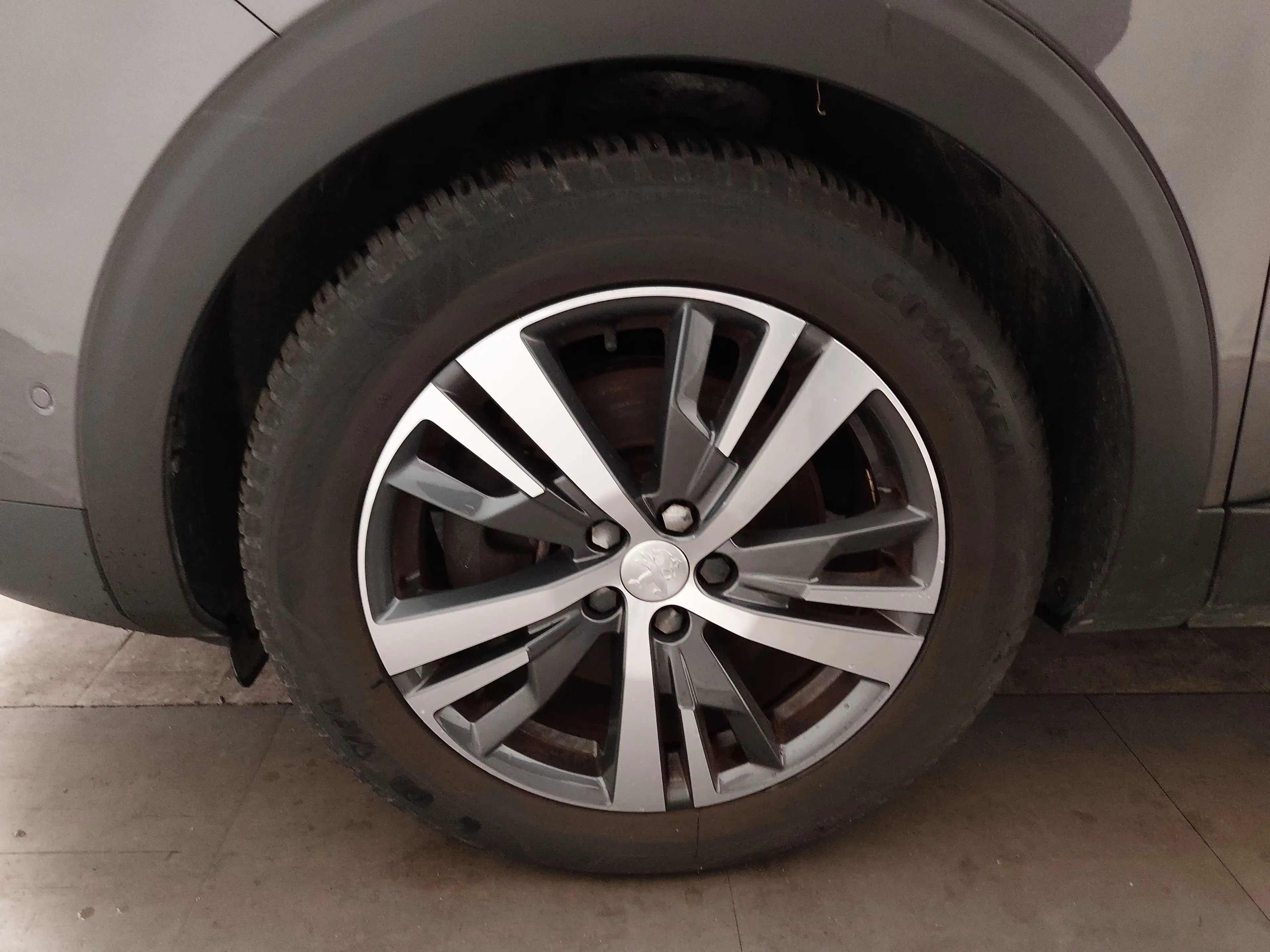 Peugeot 3008 Hybrid 225 T-Leder Navi LED — photo 8