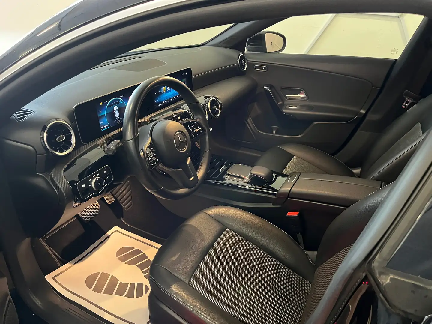 Mercedes-Benz CLA 200 CLA 200 d Shooting Brake Aut. Schwarz - 2