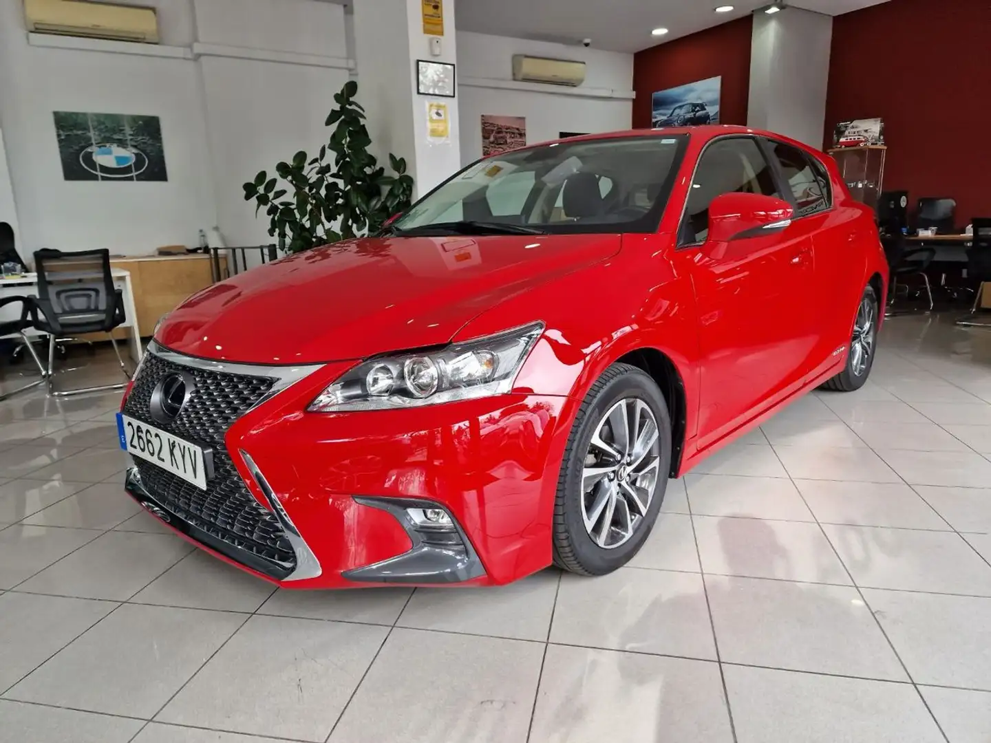 Lexus CT 200h Business Red - 1