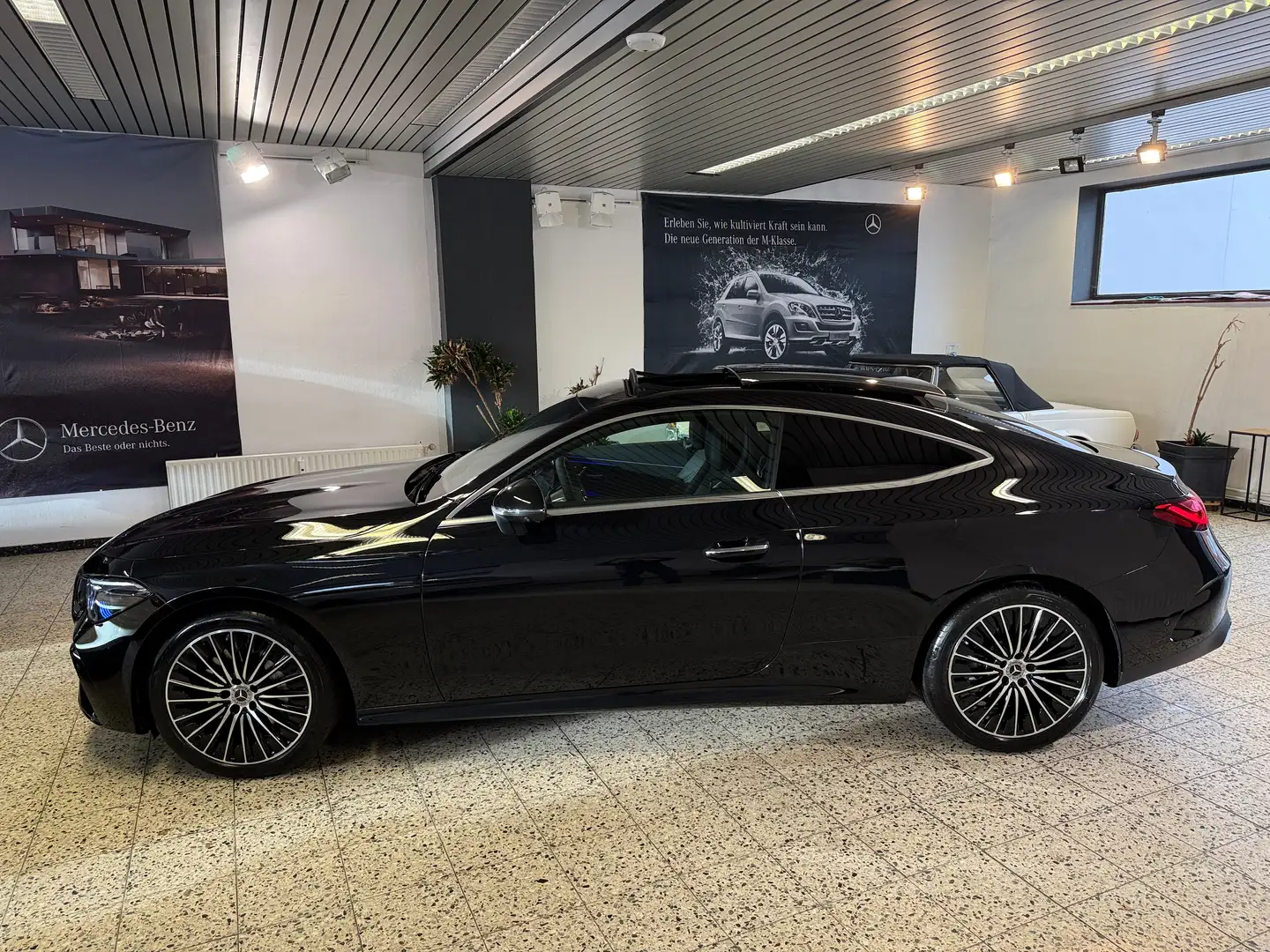 Mercedes-Benz CLE 200 Coupé AMG Line NAV/LED/PSD/LEDER/360/DISTR/LM19 Schwarz - 1