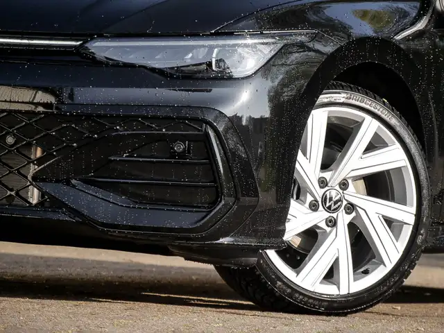 Volkswagen Golf view 4
