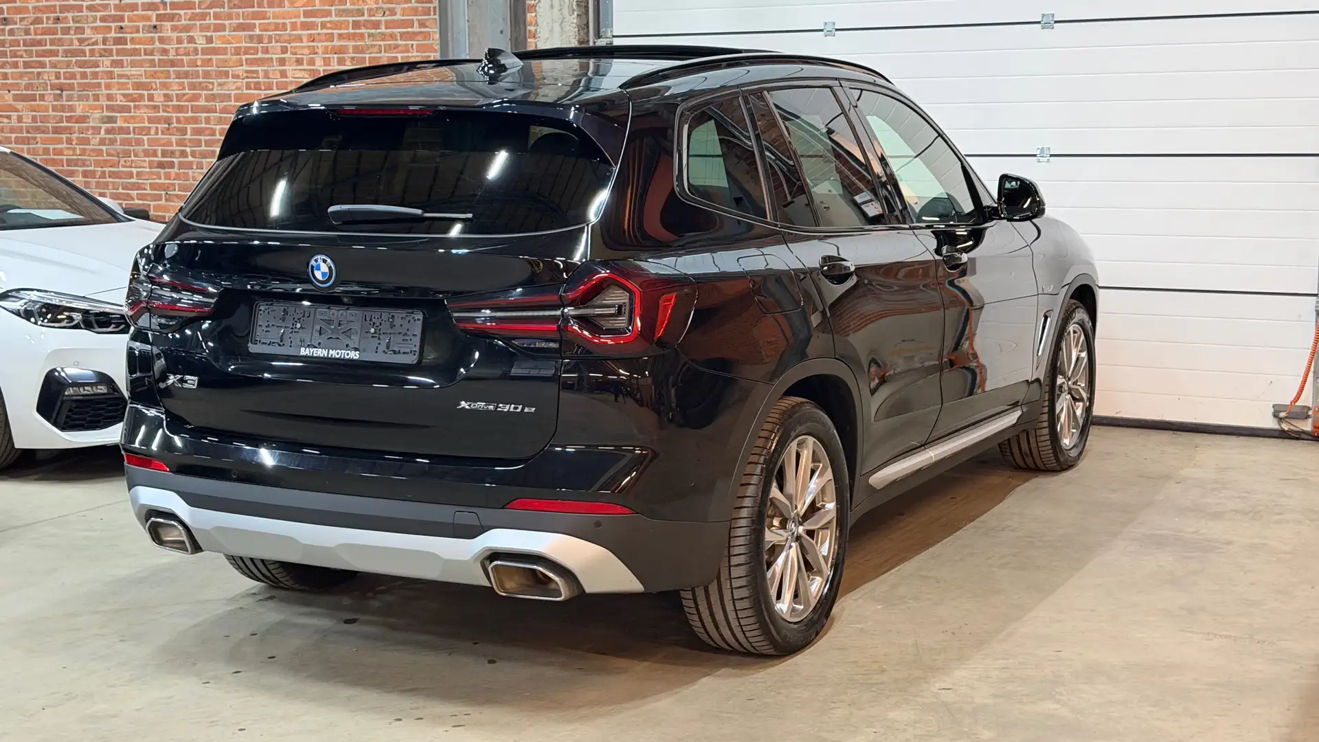 BMW X3 xDrive30e Plug in Hybride Benzine Facelift Pano Zwart - 2
