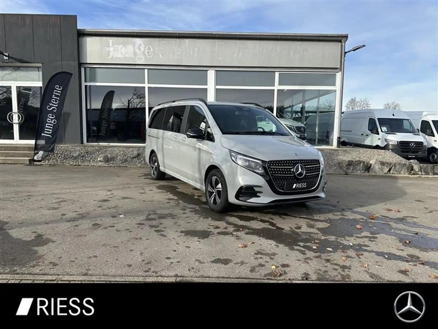 Mercedes-Benz V 300 d 4MATIC STYLE Lang 360 ACC AHK AUT KlimaA Grau - 1