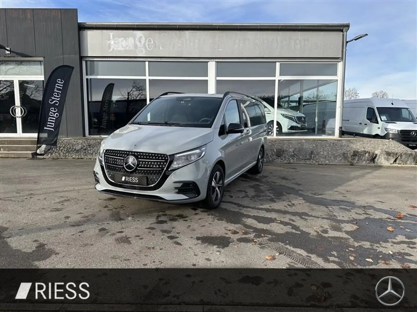 Mercedes-Benz V 300 d 4MATIC STYLE Lang 360 ACC AHK AUT KlimaA Grau - 2