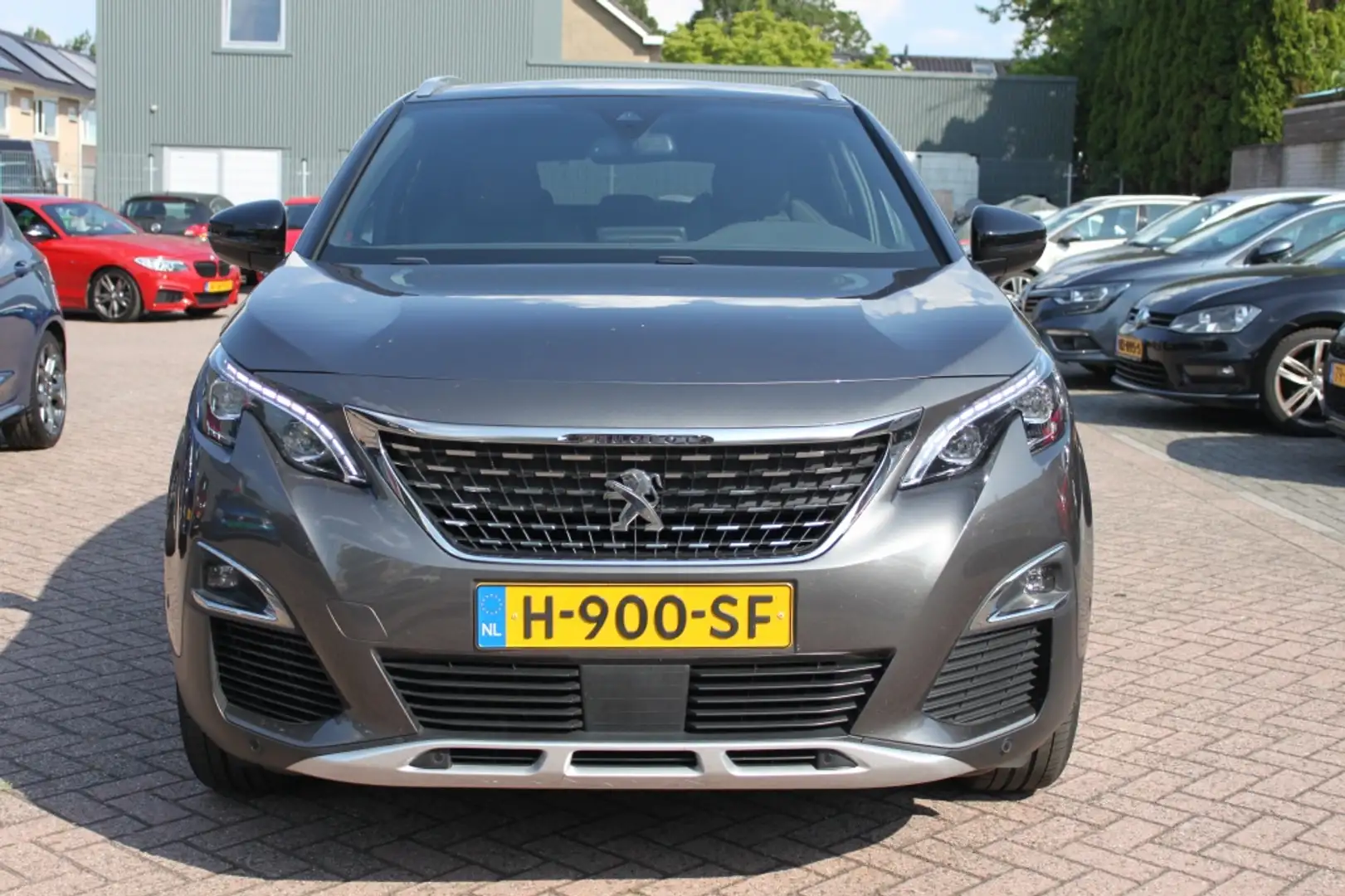 Peugeot 3008 1.2 PureT. GT Line, navi, 19 inch lm velgen, trekh Grijs - 2