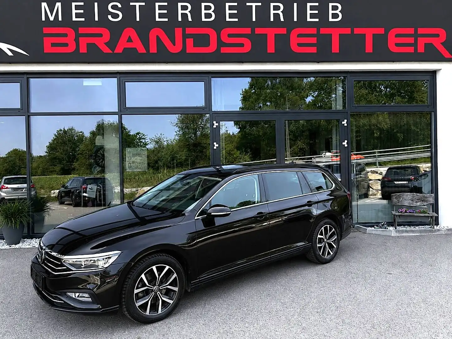 Volkswagen Passat Variant Business 2,0 SCR TDI DSG AHK Grau - 1