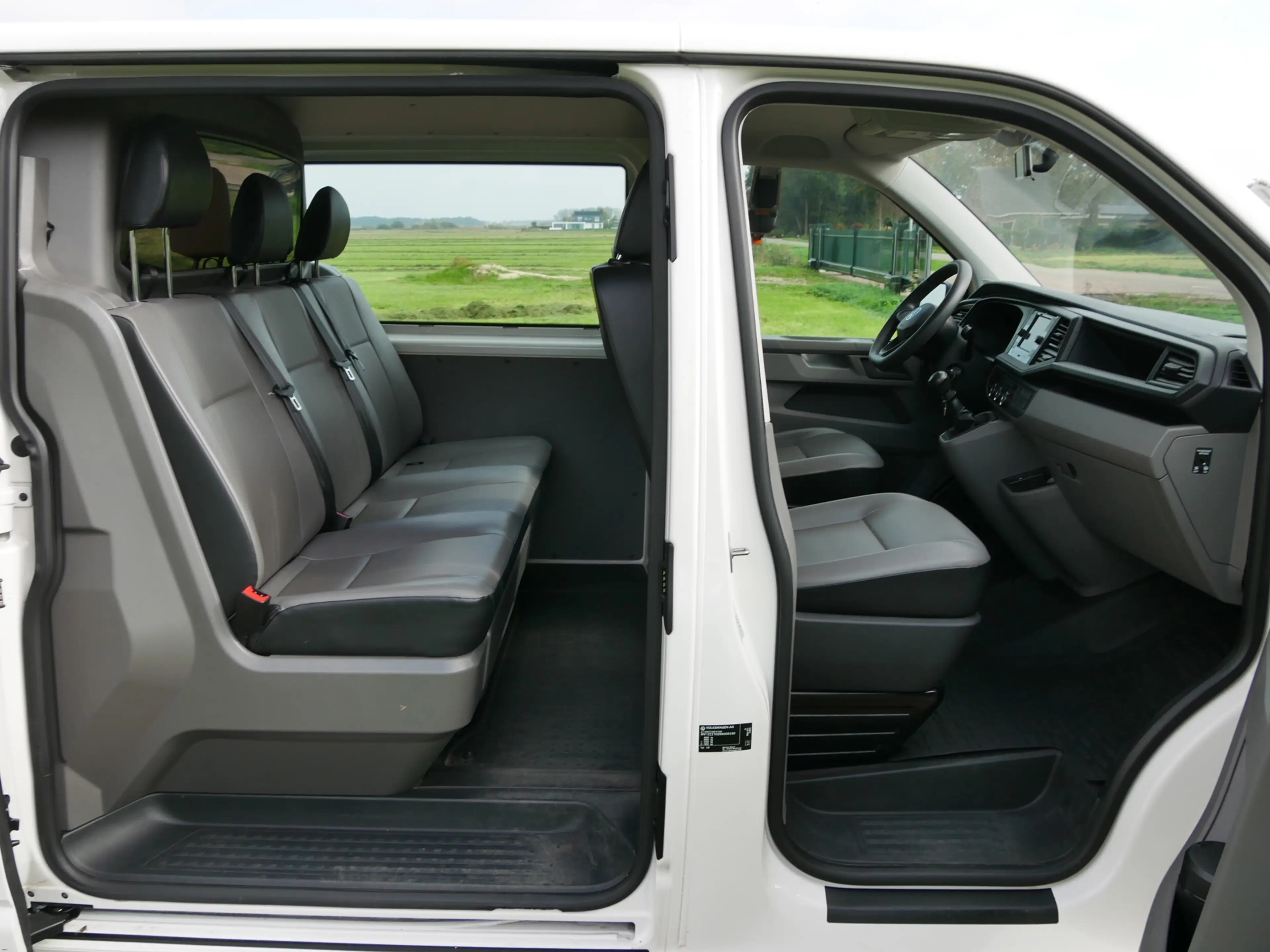 Volkswagen Transporter 2.0 TDI L1H1 30 81kW DUBB CAB AC | 15599 EX BTW — photo 7
