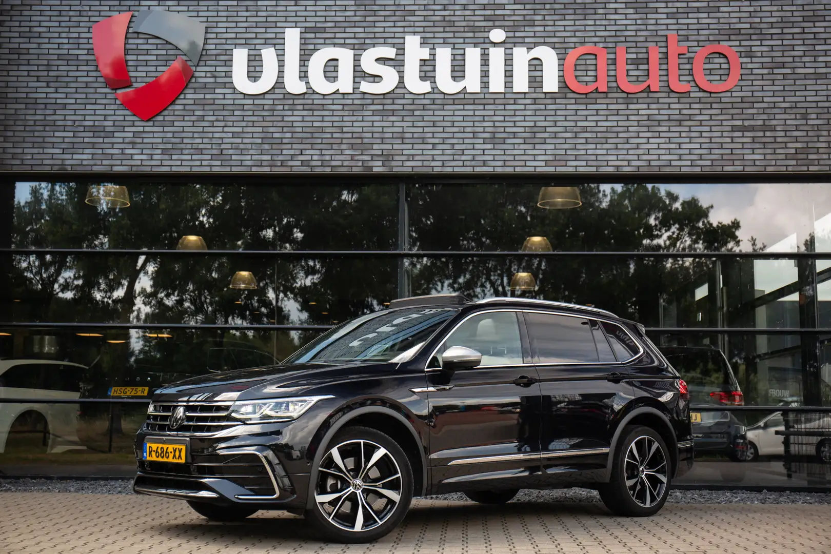 Volkswagen Tiguan Allspace 2.0 TSI 4Motion R-line 7p . , Pano dak, HUD, 360°c Zwart - 1