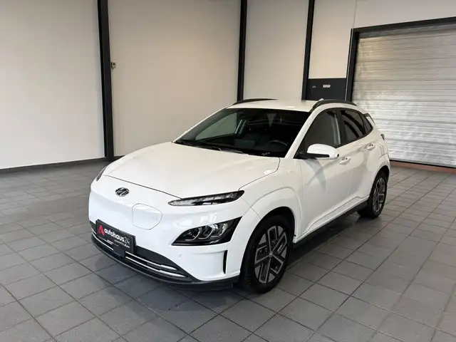 Hyundai Kona view 3