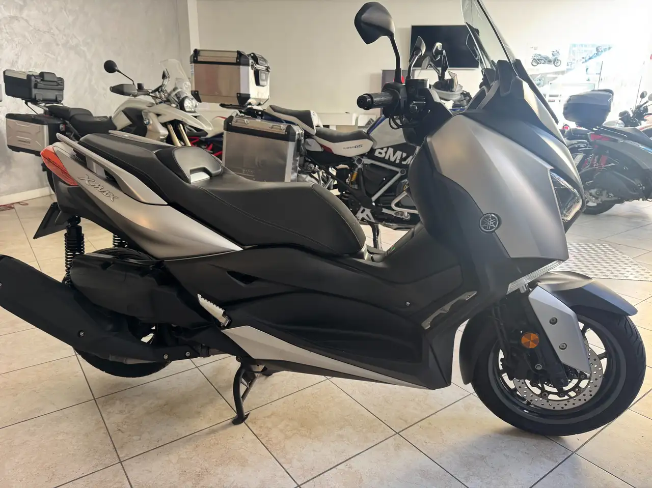 Yamaha X-Max 400